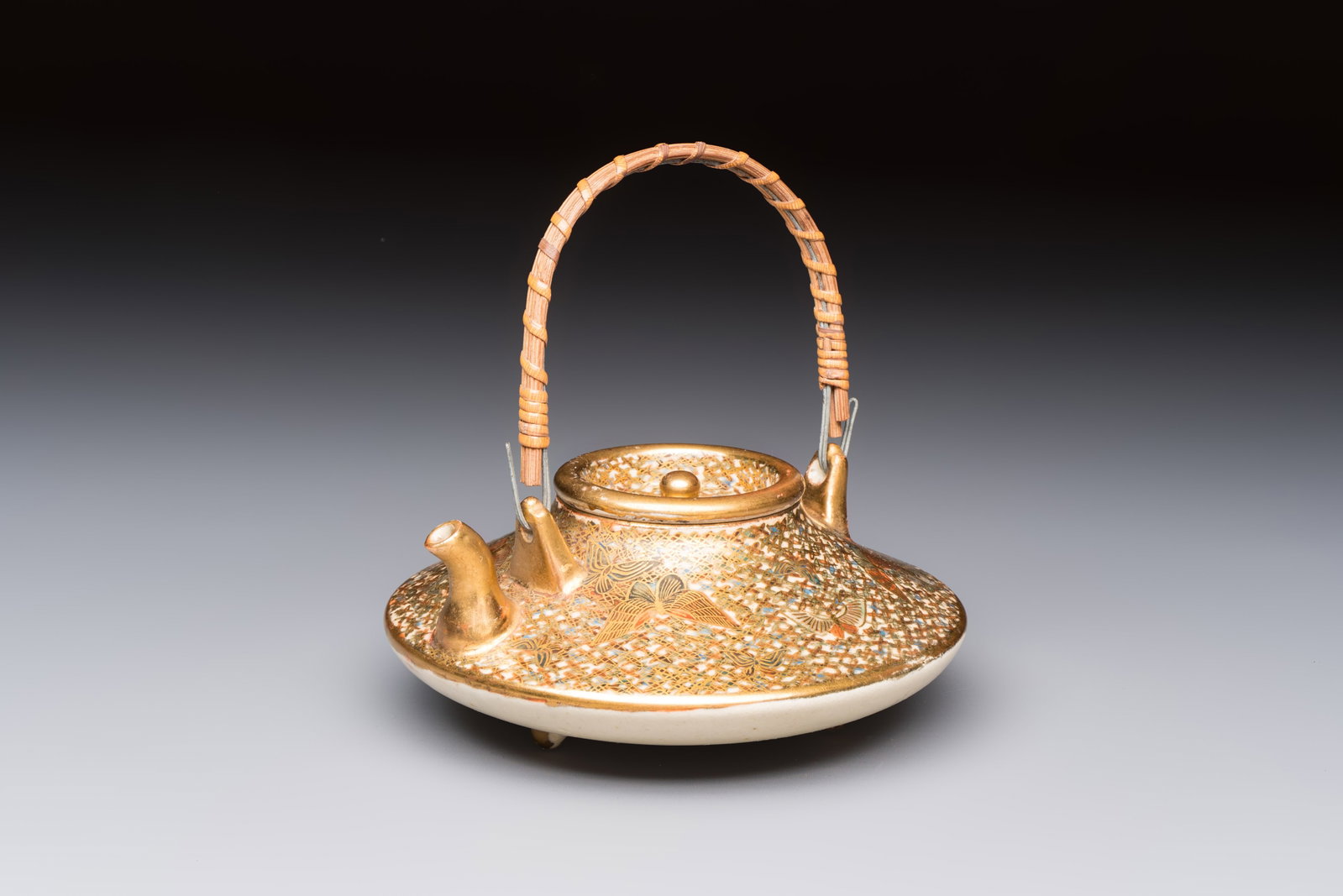 A fine Japanese Satsuma 'Butterflies' teapot and cover, Hattori mark, Meiji, 19th C. (1 of 8)