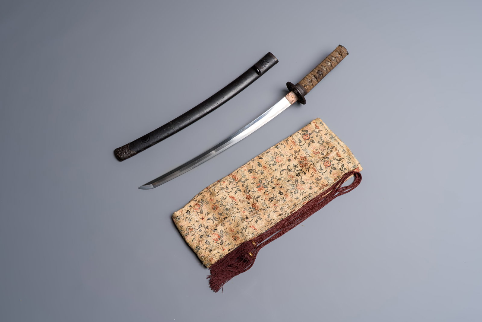 A Japanese wakizashi, signed Izumi no Kami Kanesada, with koshirae, Edo, 18/19th C. (1 of 14)