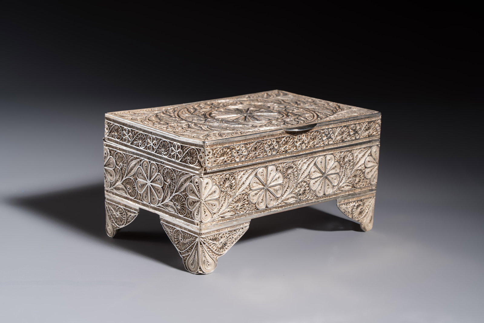 A silver inscribed filigree casket, probably Dutch East Indies, 19/20th C. (1 of 9)