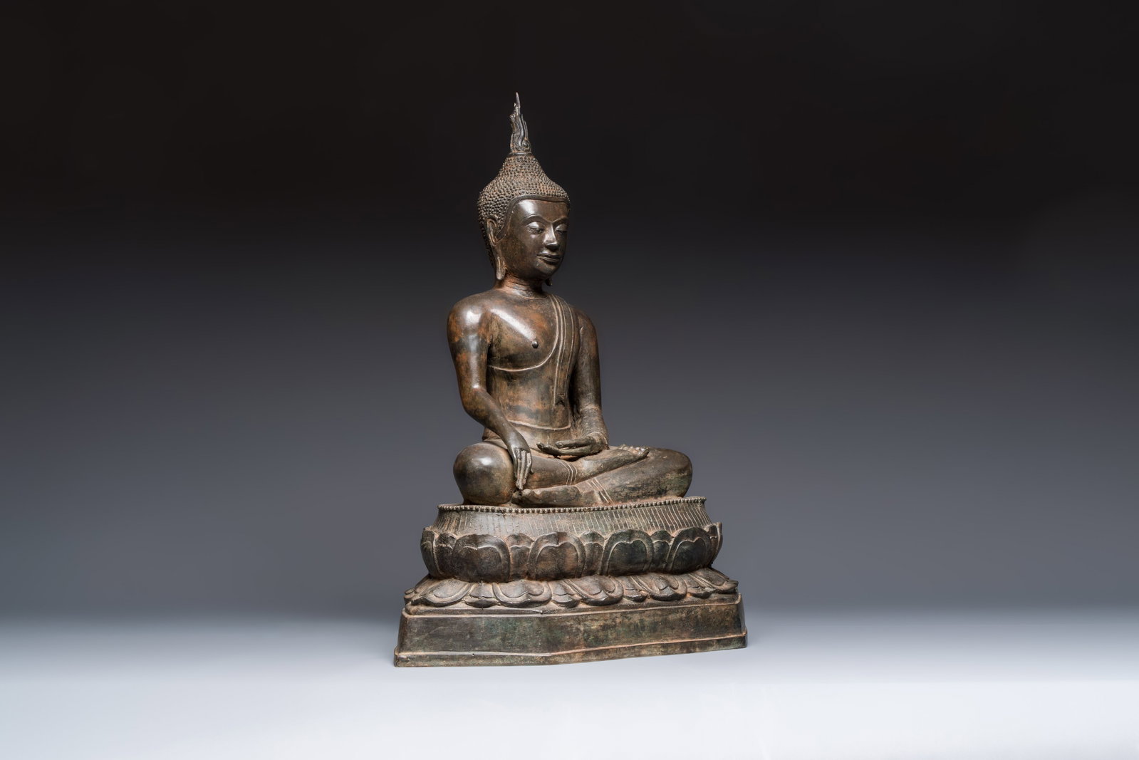 A large bronze seated Buddha Shakyamuni, Thailand, 20th C. (1 of 7)
