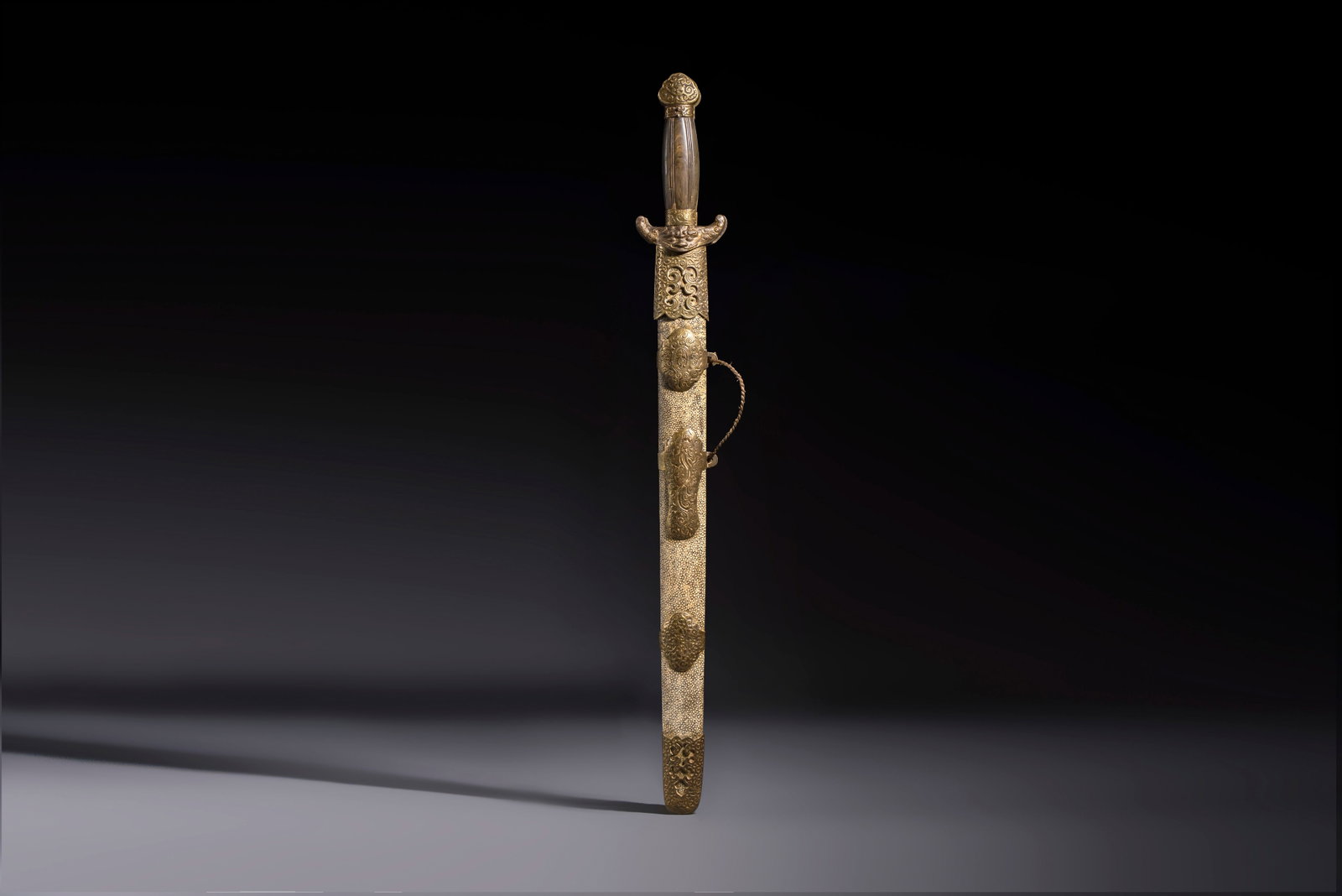 A rare set of Chinese double swords and scabbard, ‘shuangjian’, Longquan mark, 19th C. (1 of 6)