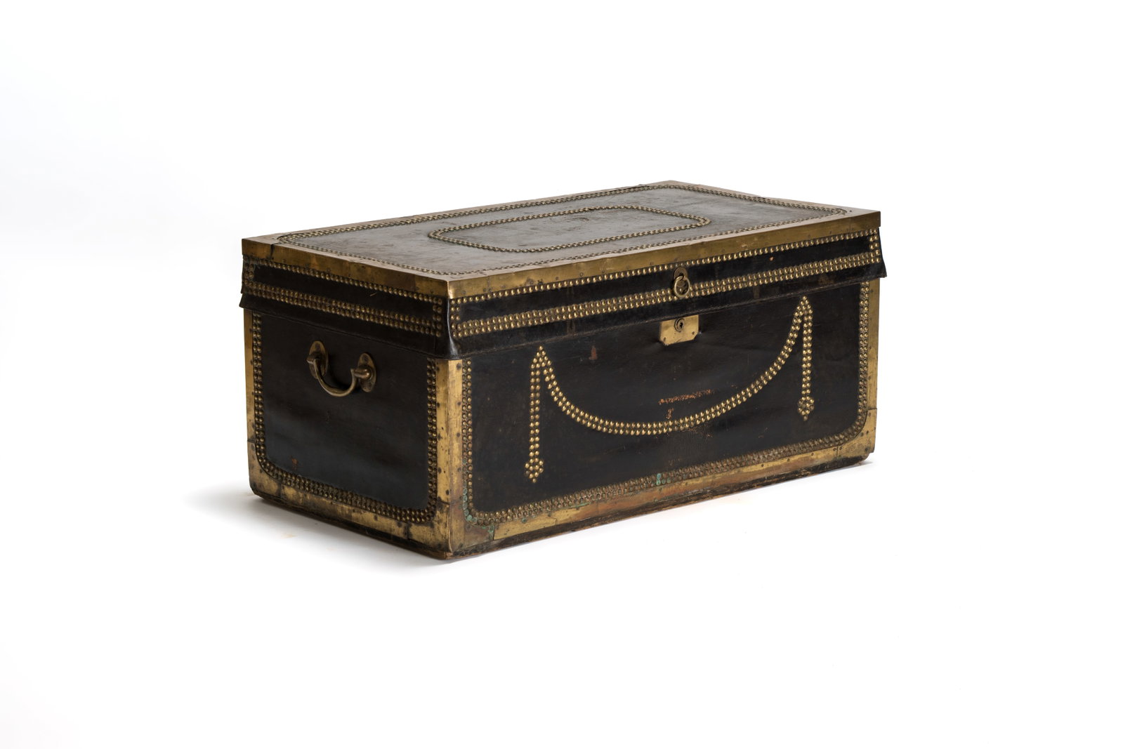 A Chinese export brass-bound black leather travel trunk, 19th C. (1 of 8)