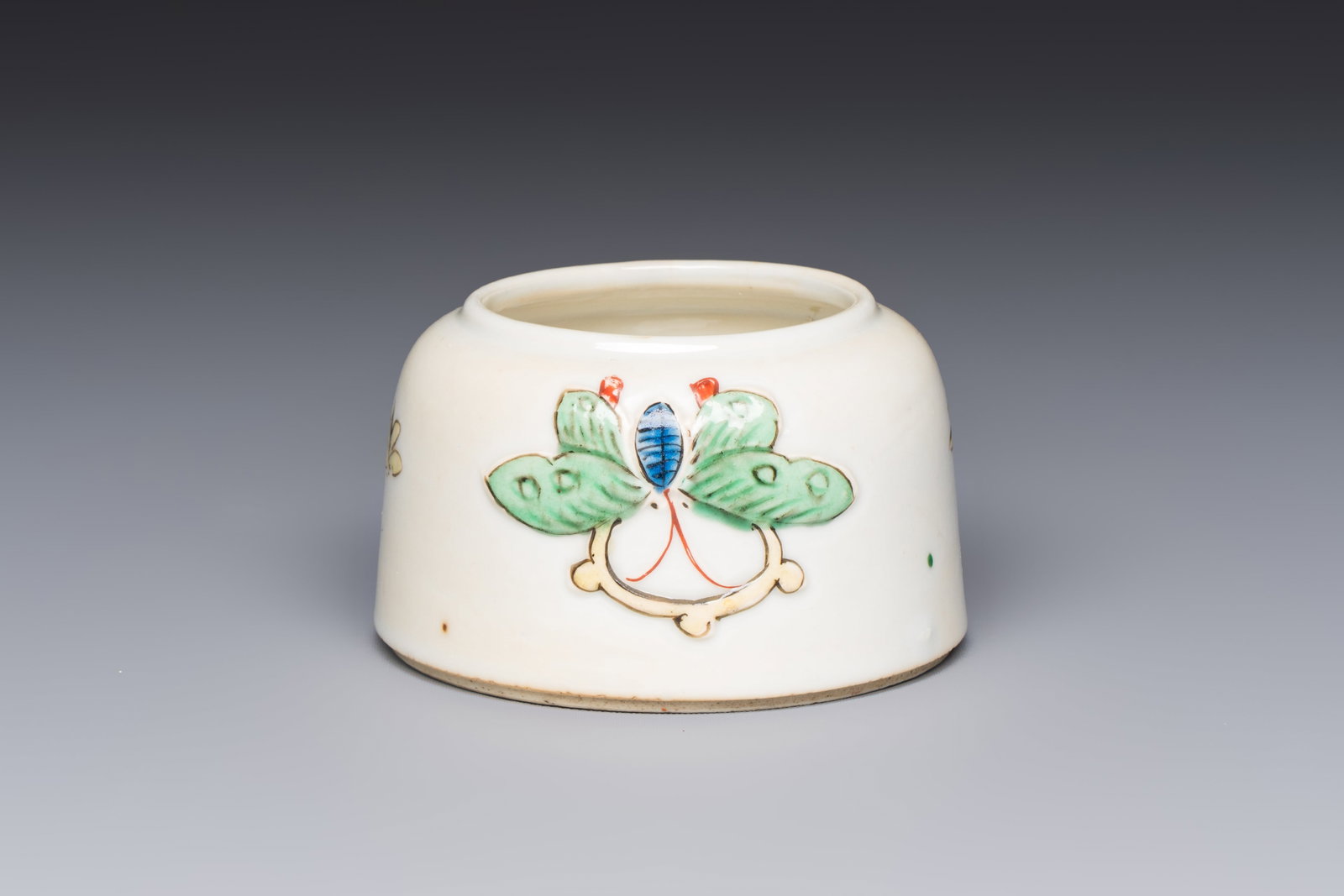 A Chinese famille verte 'Butterflies' water pot with relief design, Kangxi (1 of 7)