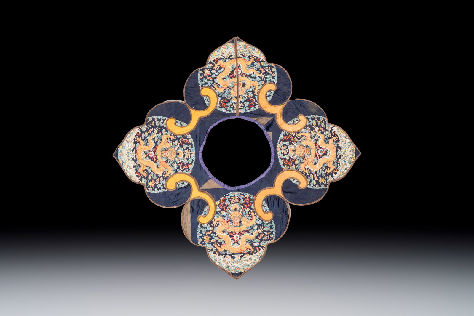 A Chinese embroidered silk 'Dragon' collar, late 19th C. (1 of 4)