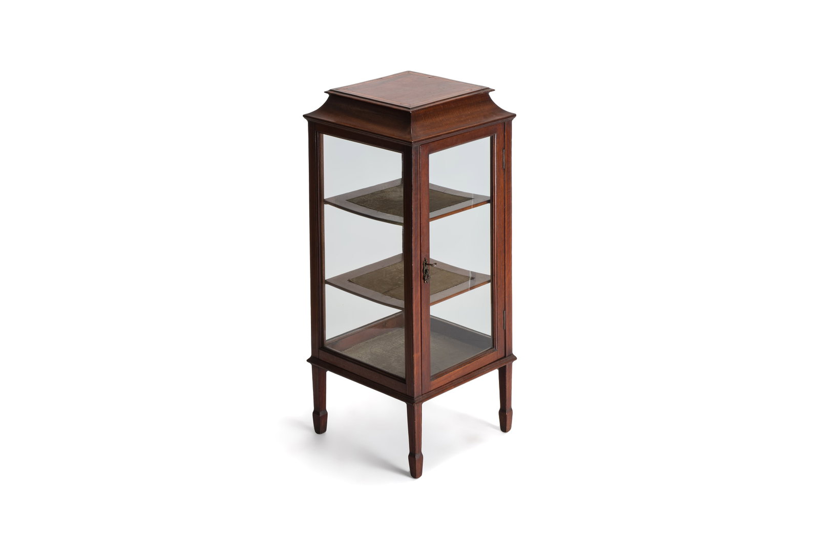 An Edwardian inlaid mahogany standing display cabinet, England, late 19/early 20th C. (1 of 7)