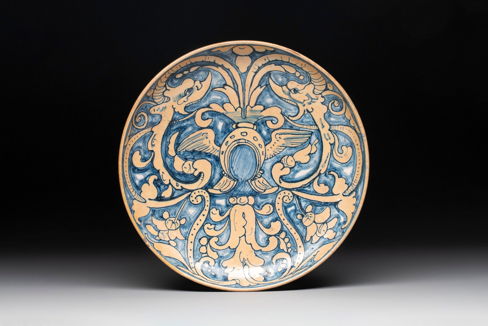 An Italian maiolica heraldic dish, Gubbio, 19th C. (1 of 2)