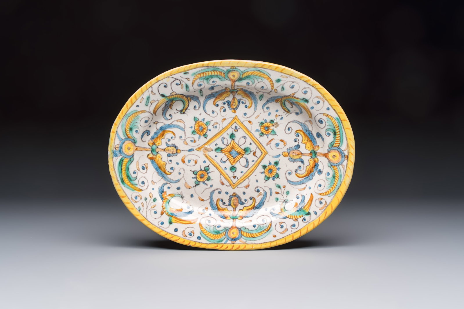 An oval polychrome Italian maiolica dish, Deruta, 17th C. (1 of 2)