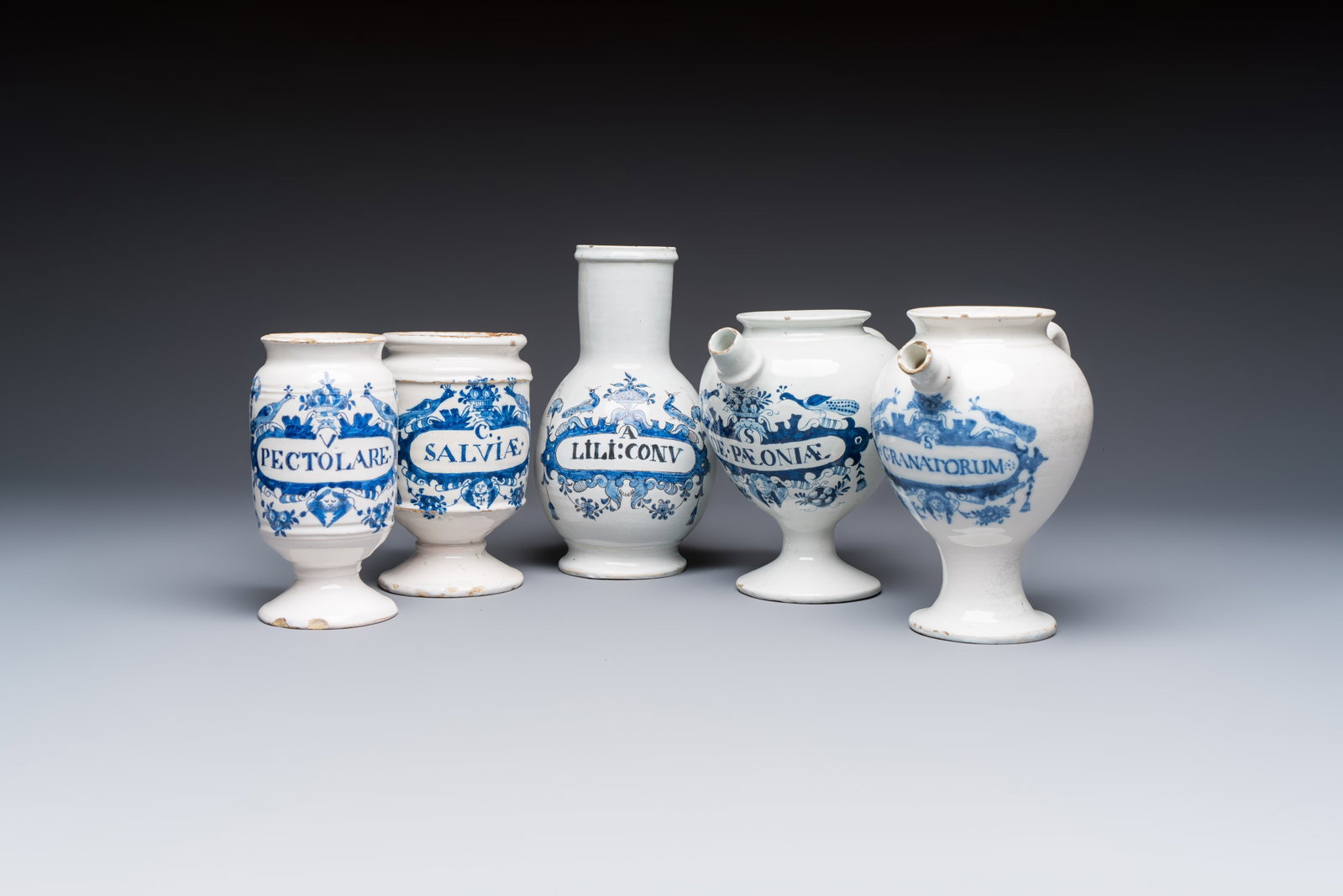 Five blue and white Dutch Delft and Brussels faience drug jars, 18th C. (1 of 19)