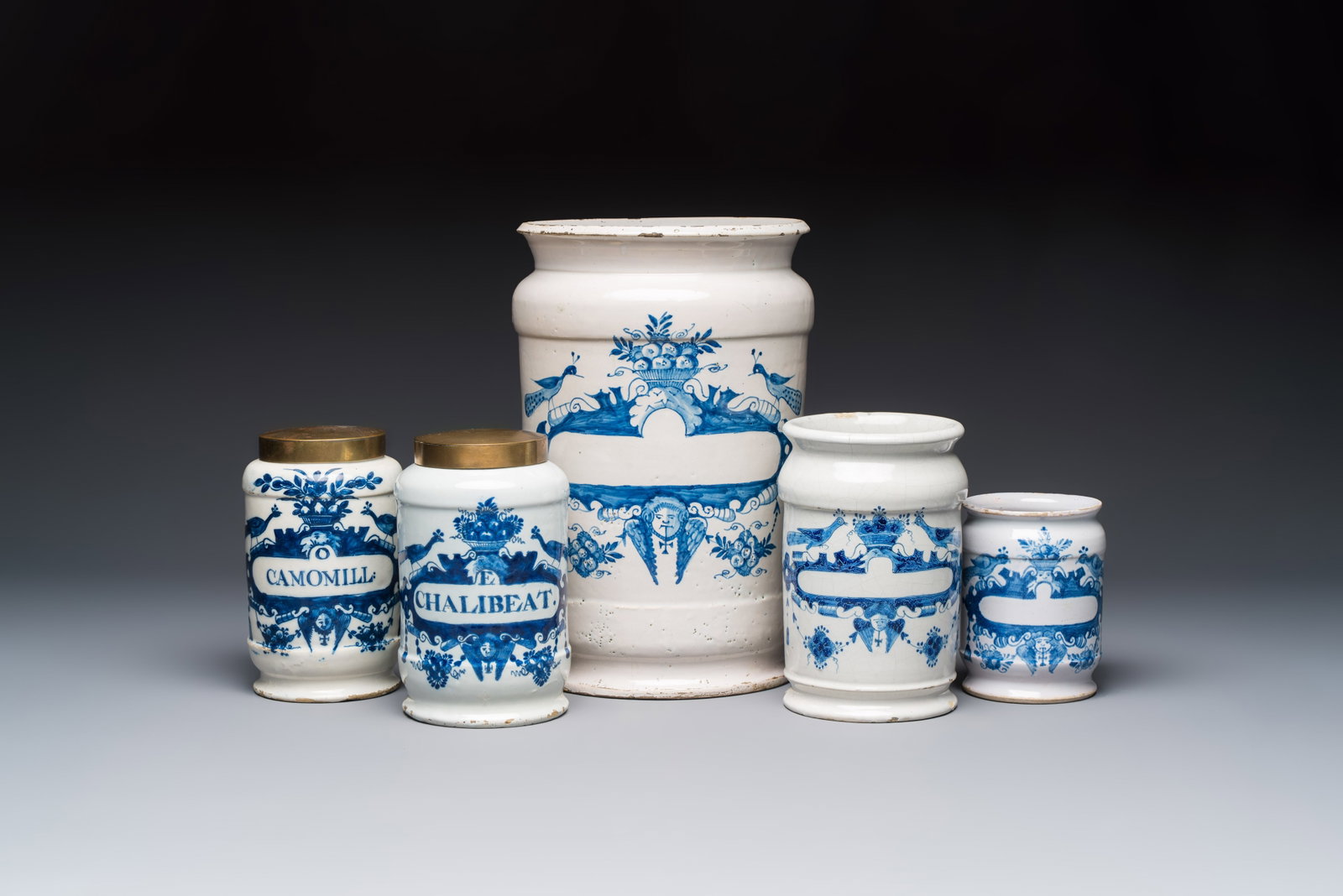 Five blue and white Dutch Delft albarello-type apothecary jars, 18th C. (1 of 19)