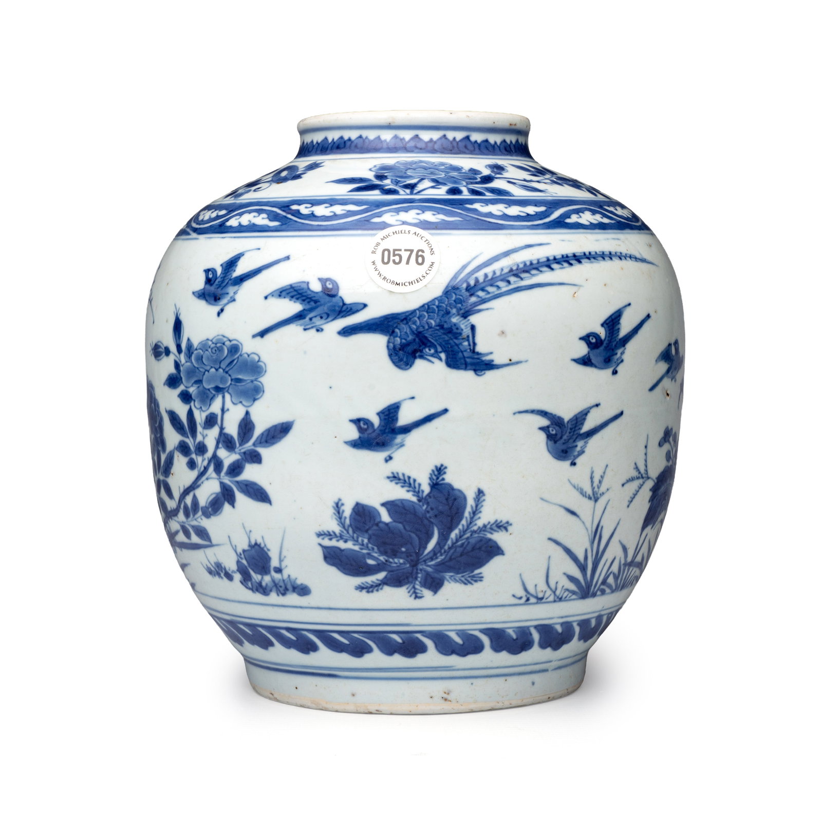 A Chinese blue and white 'Birds Among Flowers' vase, Transitional period: A Chinese blue and white 'Birds Among Flowers' vase, Transitional period H.: 21,5 cm Provenance: - Rob Michiels Auctions, Bruges, 27 April 2019, lot 576. (sold EUR 5.200,00) - The Mr. and Mrs. Baert-D