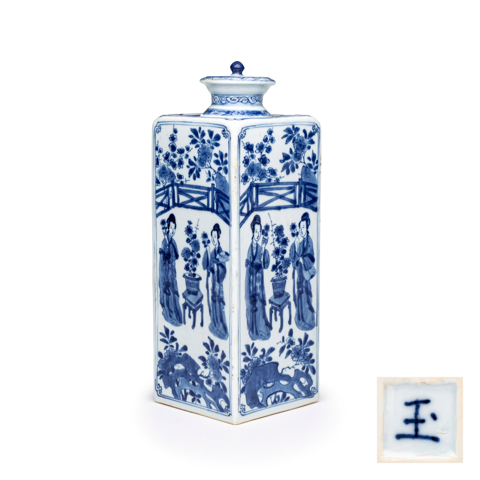 A Chinese blue and white 'Elegant Ladies in a Garden' square flask and cover, Yu mark, Kangxi: A Chinese blue and white 'Elegant Ladies in a Garden' square flask and cover, Yu mark, Kangxi H.: 30,4 cm | incl. cover H.: 29 cm | excl. Cover Provenance: - Luis Alegria, Porto, with their label to t