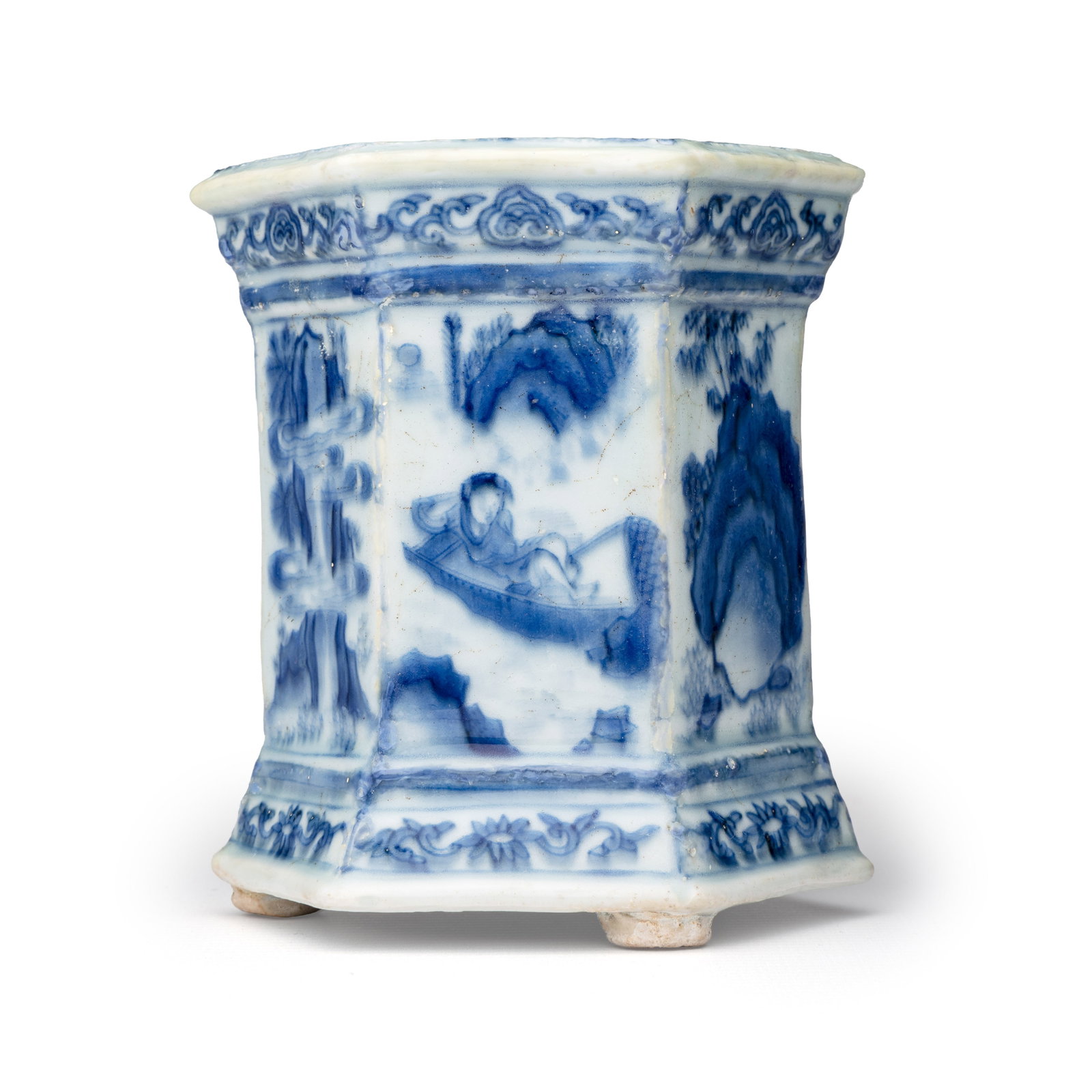A Chinese blue and white hexagonal salt with figural design, Transitional period: A Chinese blue and white hexagonal salt with figural design, Transitional period H.: 12,2 cm Provenance: - Luis Alegria, Porto, with their label. - The Mr. and Mrs. Baert-Devos Collection, Belgium. Ac