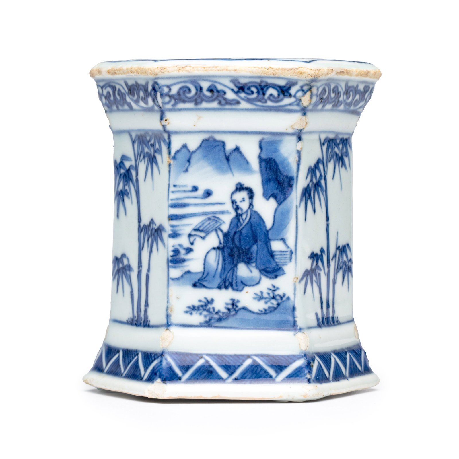 A Chinese blue and white hexagonal salt after a European silver model, Transitional period: A Chinese blue and white hexagonal salt after a European silver model, Transitional period H.: 11,9 cm Provenance: - Rob Michiels Auctions, Bruges, 21 September 2019, lot 380. (sold EUR 4.940,00) - Th