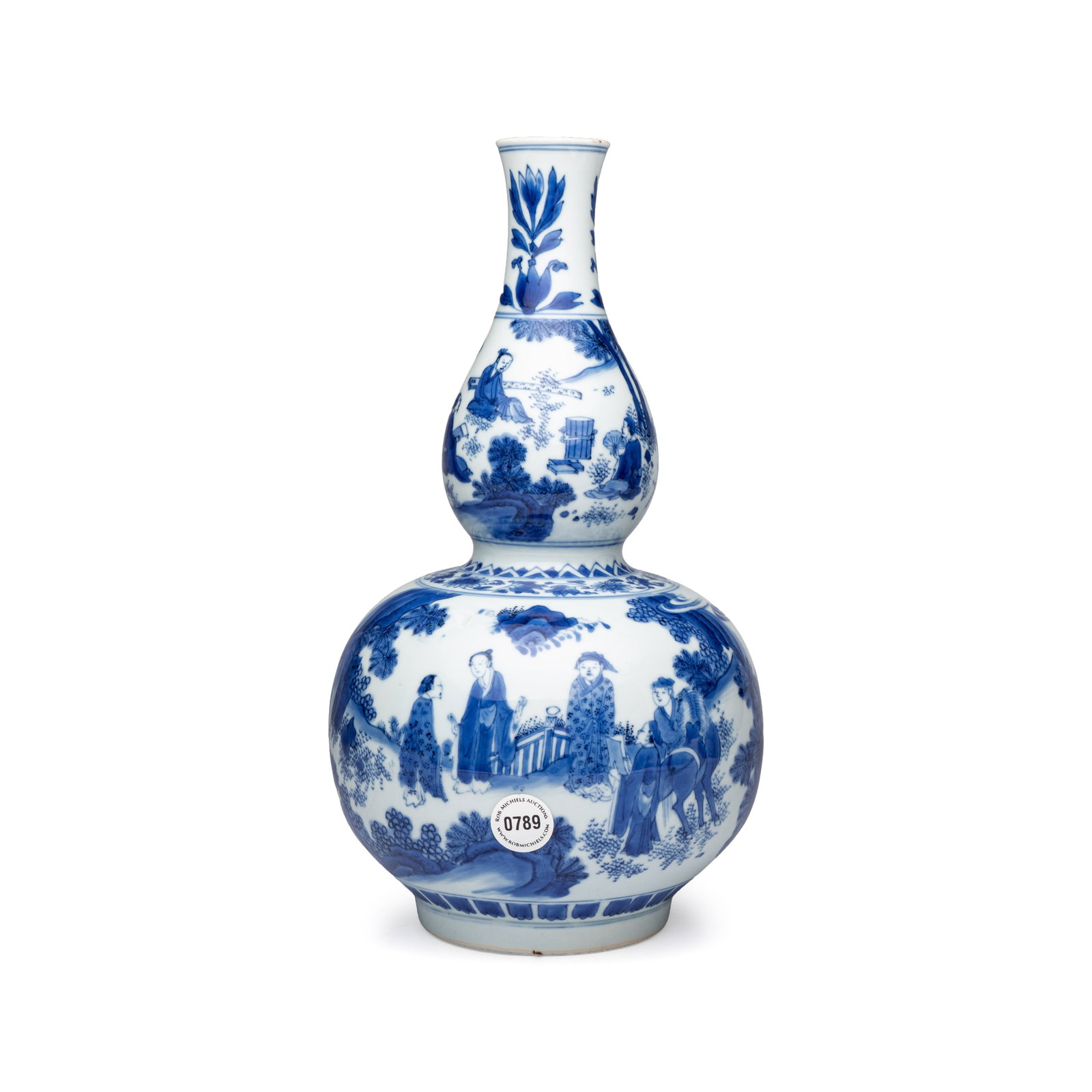 A fine Chinese blue and white ‘Scholars’ double gourd vase, Transitional period: A fine Chinese blue and white ‘Scholars’ double gourd vase, Transitional period H.: 34,2 cm Provenance: - Rob Michiels Auctions, Bruges, 6 October 2018, lot 789. (sold EUR 26.000,00) - The Mr. and