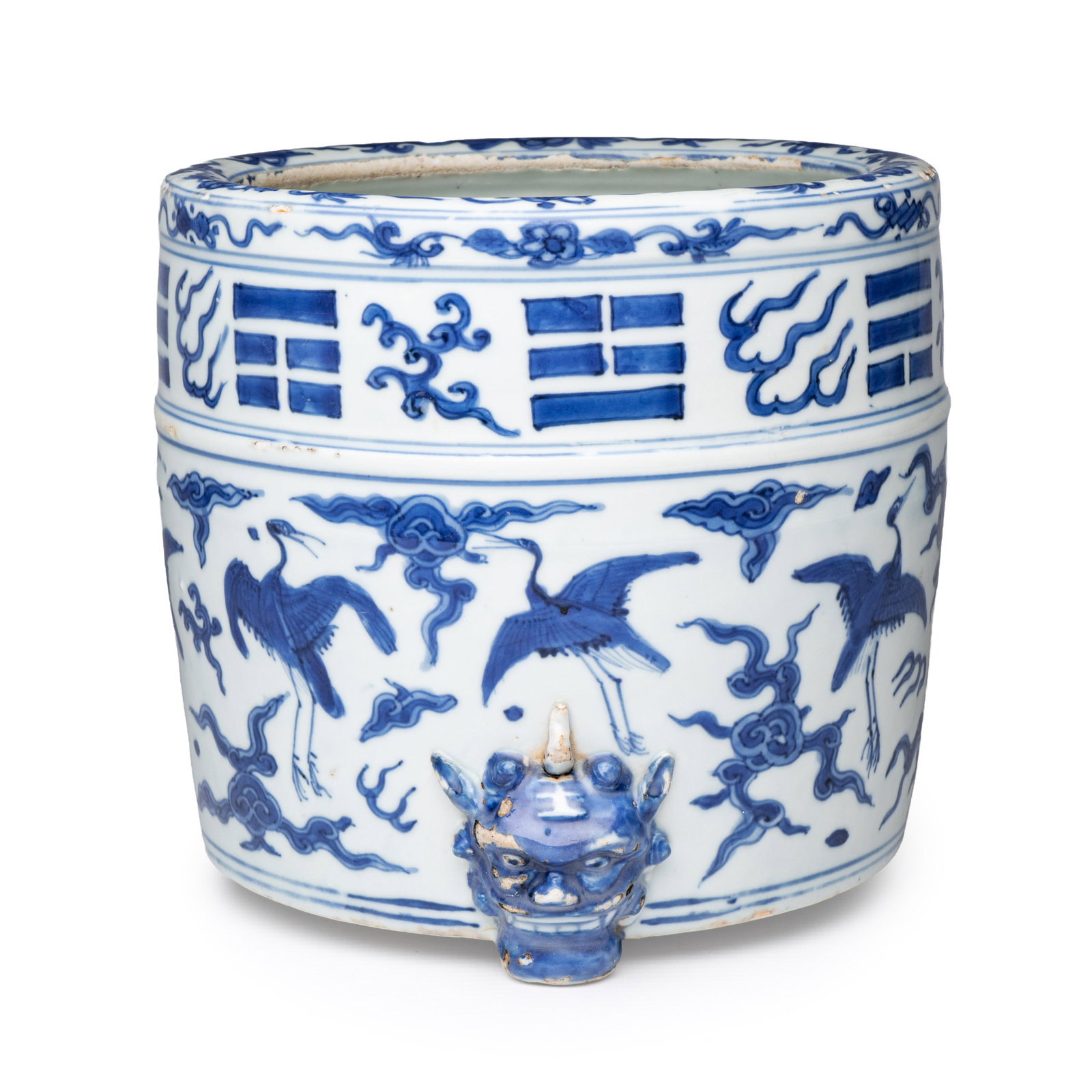 A Chinese blue and white 'Cranes' cylindrical tripod censer, Jiajing: A Chinese blue and white 'Cranes' cylindrical tripod censer, Jiajing Dia.: 21,2 cm - H.: 18 cm Provenance: - Luis Alegria, Porto, with their label to the base. - The Mr. and Mrs. Baert-Devos Collectio