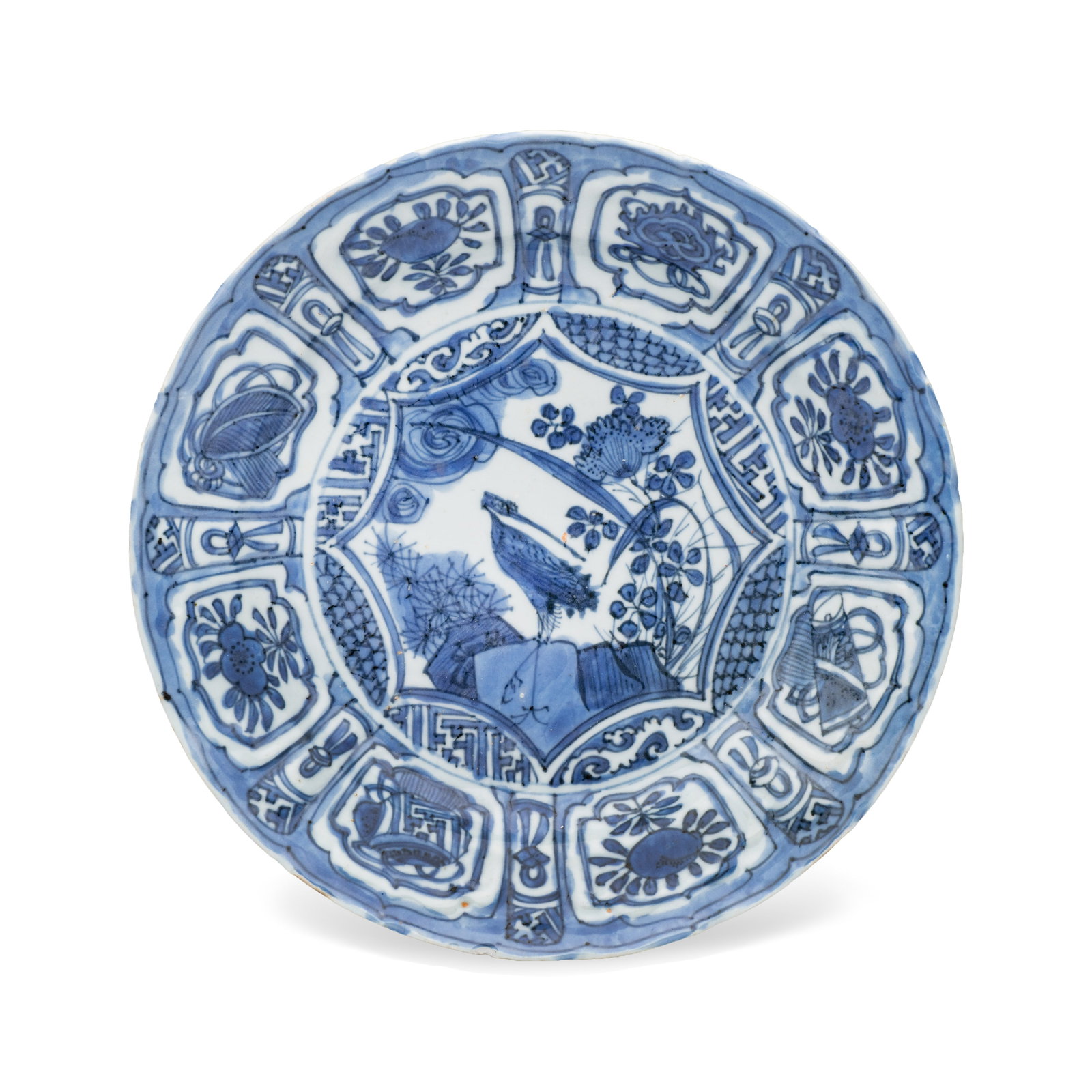 A Chinese blue and white 'Stork' plate, Wanli: A Chinese blue and white 'Stork' plate, Wanli Dia.: 21 cm Provenance: - Rob Michiels Auctions, Bruges, 24 June 2017, lot 1051. (sold EUR 1.040,00) - The Mr. and Mrs. Baert-Devos Collection, Belgium. A