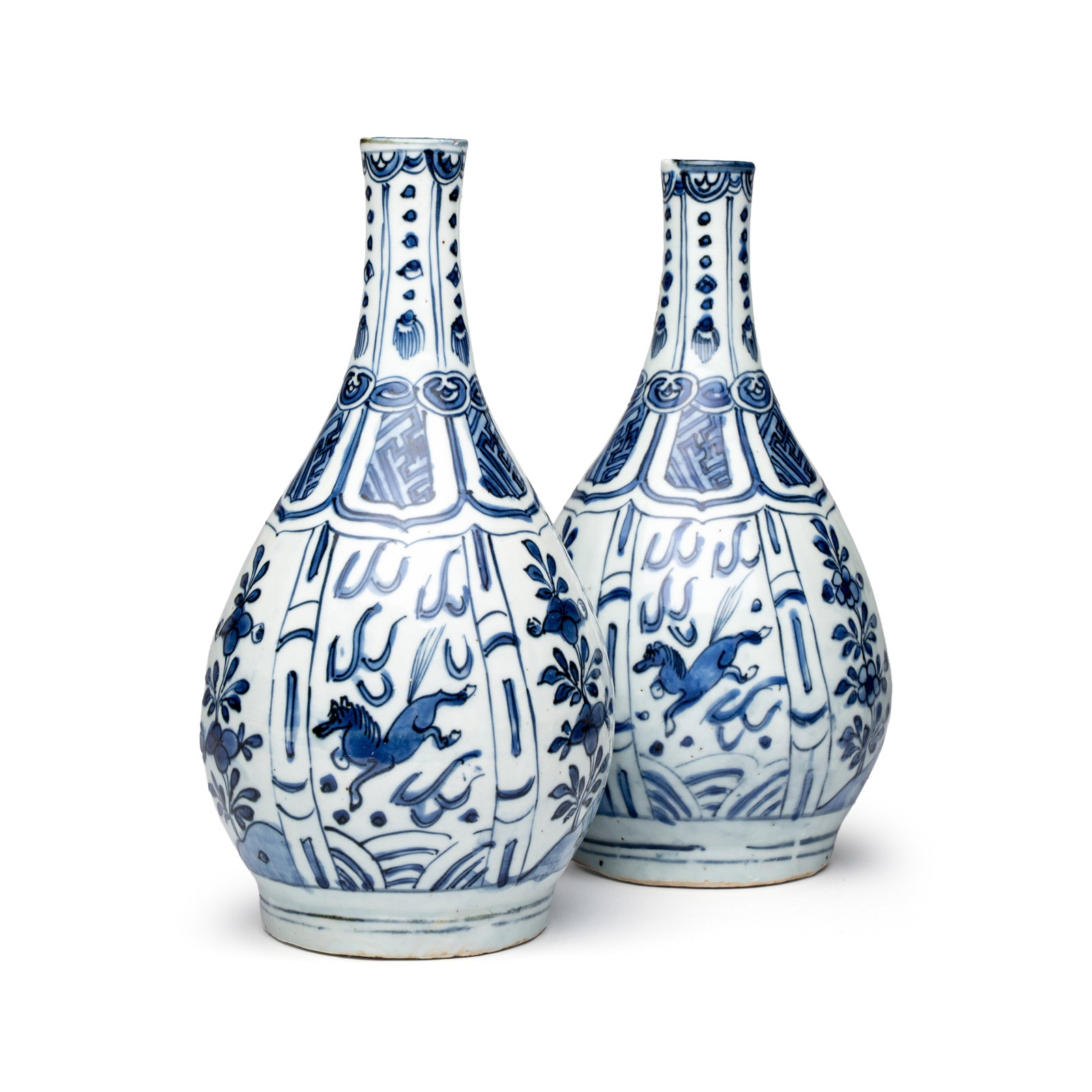 A pair of Chinese blue and white 'Flying Horses' bottle vases, Wanli (1 of 18)
