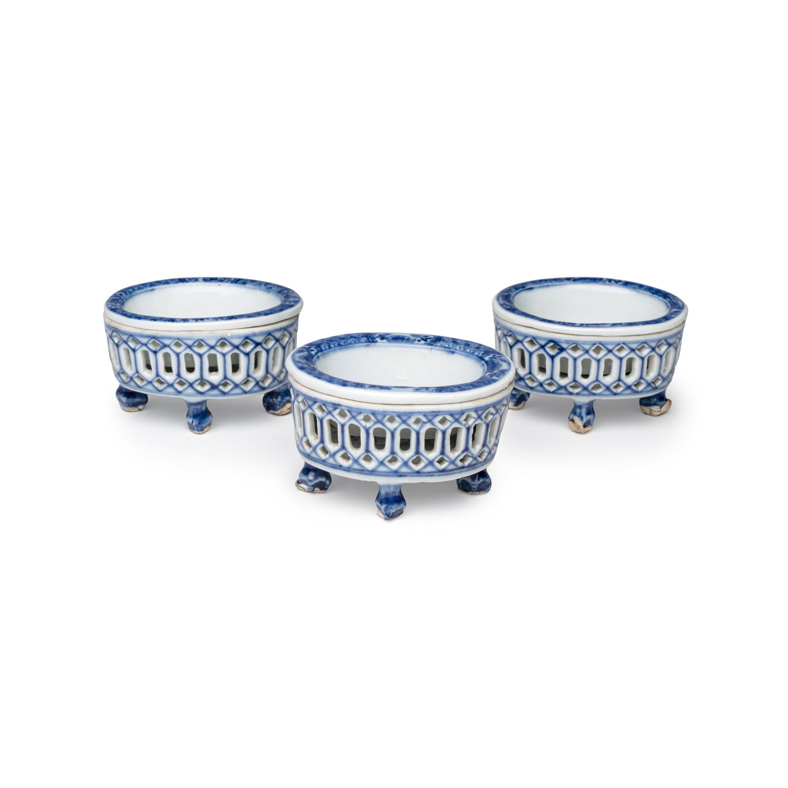 Three Chinese blue and white reticulated salts after European silver models, Qianlong (1 of 20)