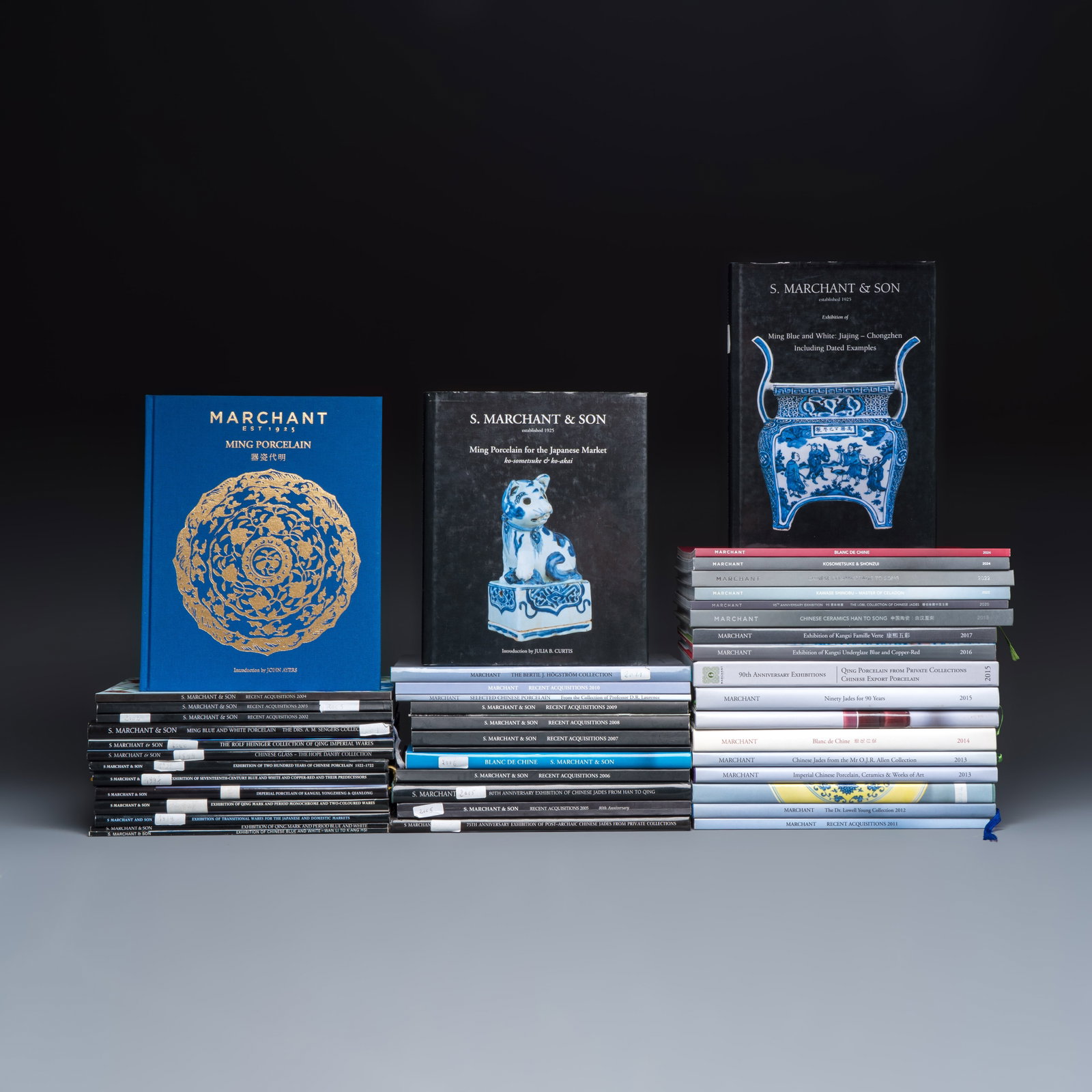 An extensive collection of 47 Marchant exhibition catalogues, 1981-2024: An extensive collection of 47 Marchant exhibition catalogues, 1981-2024 Various dimensions. Provenance: - The Mr. and Mrs. Baert-Devos Collection, Belgium. 1981 - Exhibition of Chinese Blue and White 
