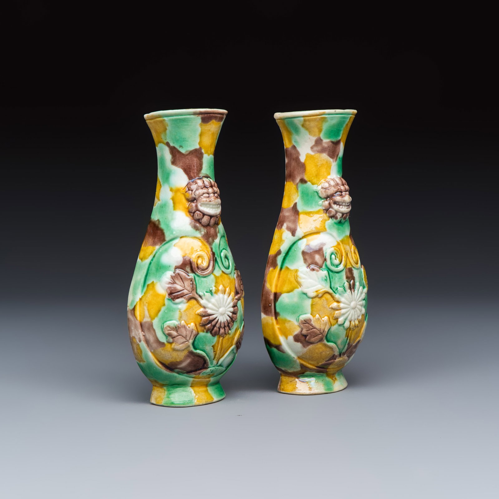 A pair of Chinese famille verte sancai biscuit wall pocket vases, Kangxi (1 of 7)