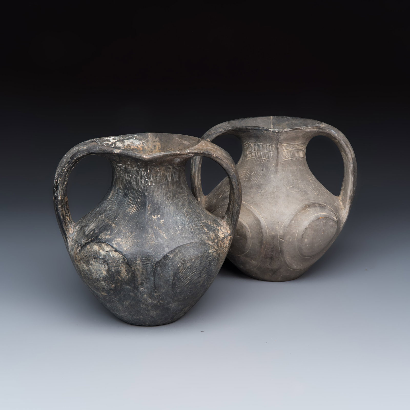 Two Chinese Sichuan black burnished pottery amphoras, Han (1 of 14)