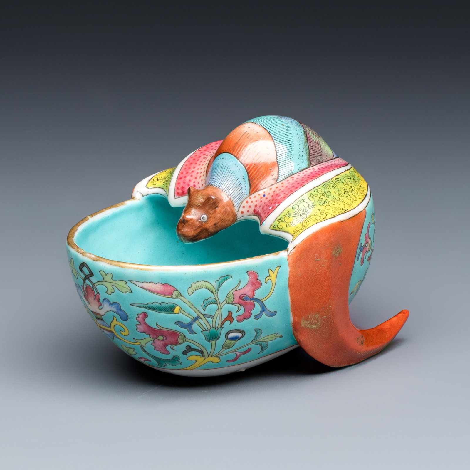 A Chinese famille rose bat-form water pot, Republic: A Chinese famille rose bat-form water pot, Republic Dim: 11,3 x 7,7 x 7,8 cm