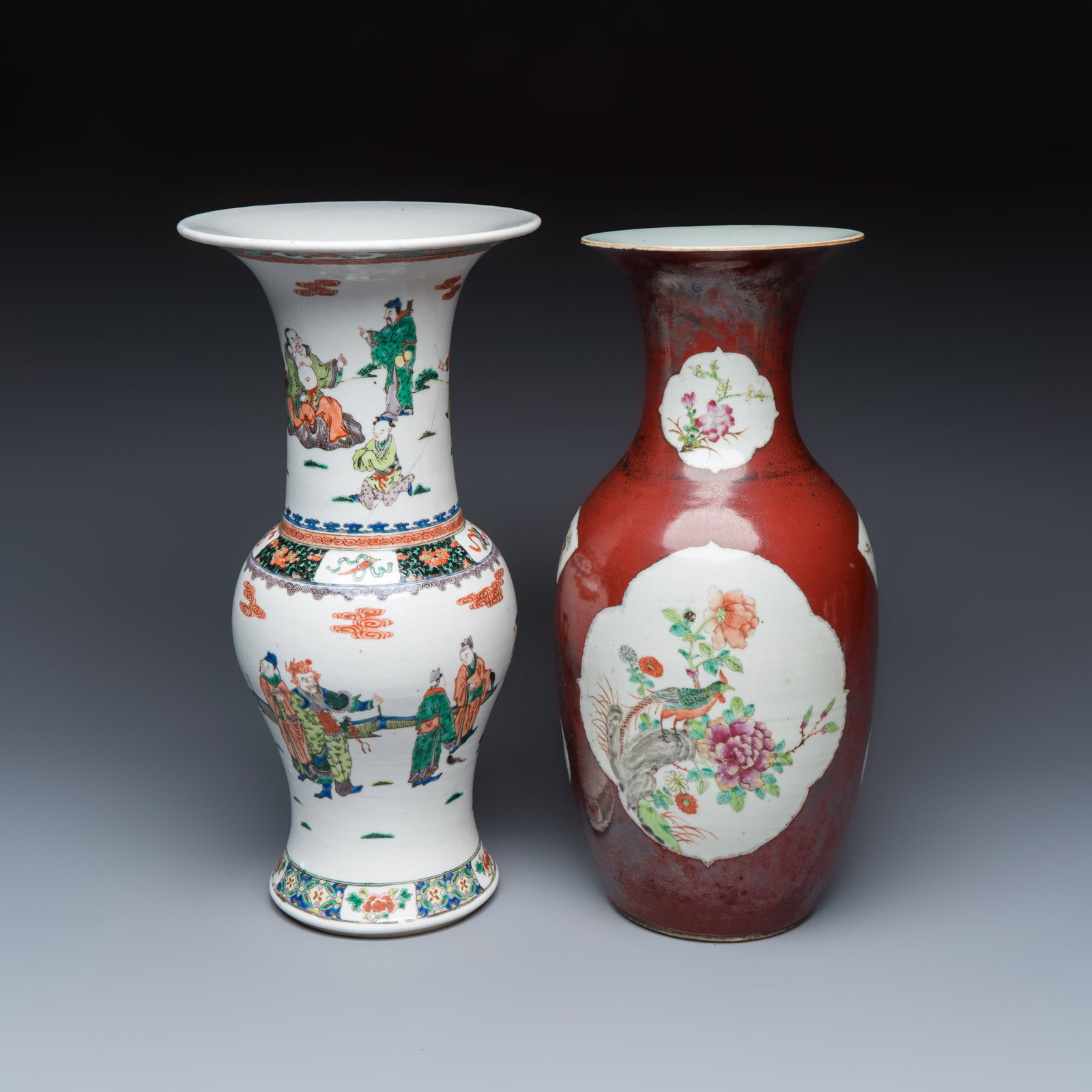 A Chinese famille verte 'Yenyen' vase and a famille rose red-ground vase, 19th C.: A Chinese famille verte 'Yenyen' vase and a famille rose red-ground vase, 19th C. H.: 46 cm | the tallest H.: 44,5 cm | the smallest