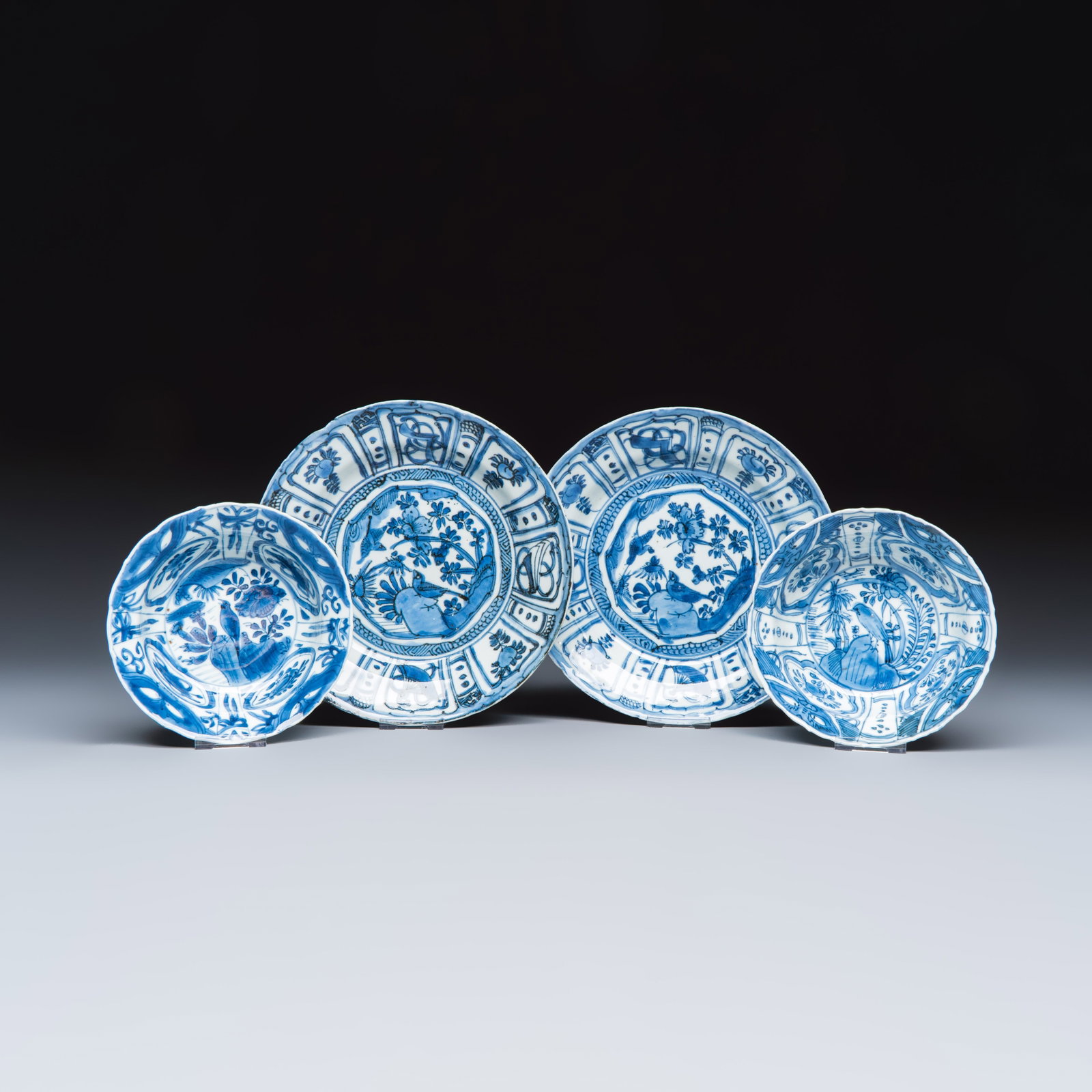 Two Chinese 'Kraak' blue and white plates and two 'Klapmuts' bowls, Wanli (1 of 9)
