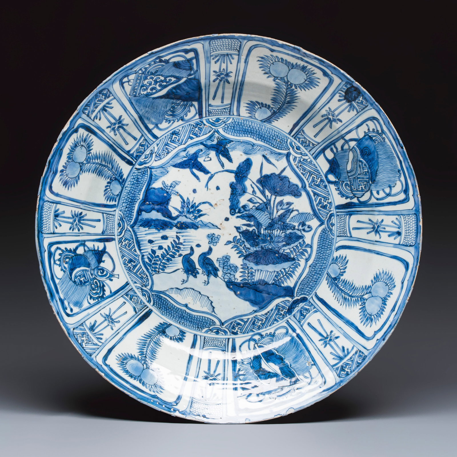 A large Chinese blue and white 'Geese' dish, Wanli: A large Chinese blue and white 'Geese' dish, Wanli Dia.: 49,1 cm