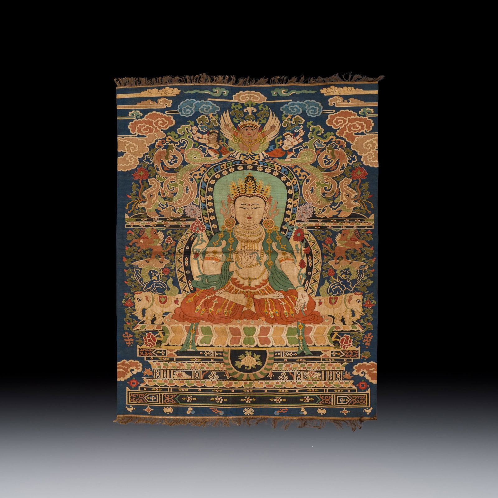 A Chinese kesi silk 'Bodhisattva Samantabhadra' thangka, 19/20th C. (1 of 2)