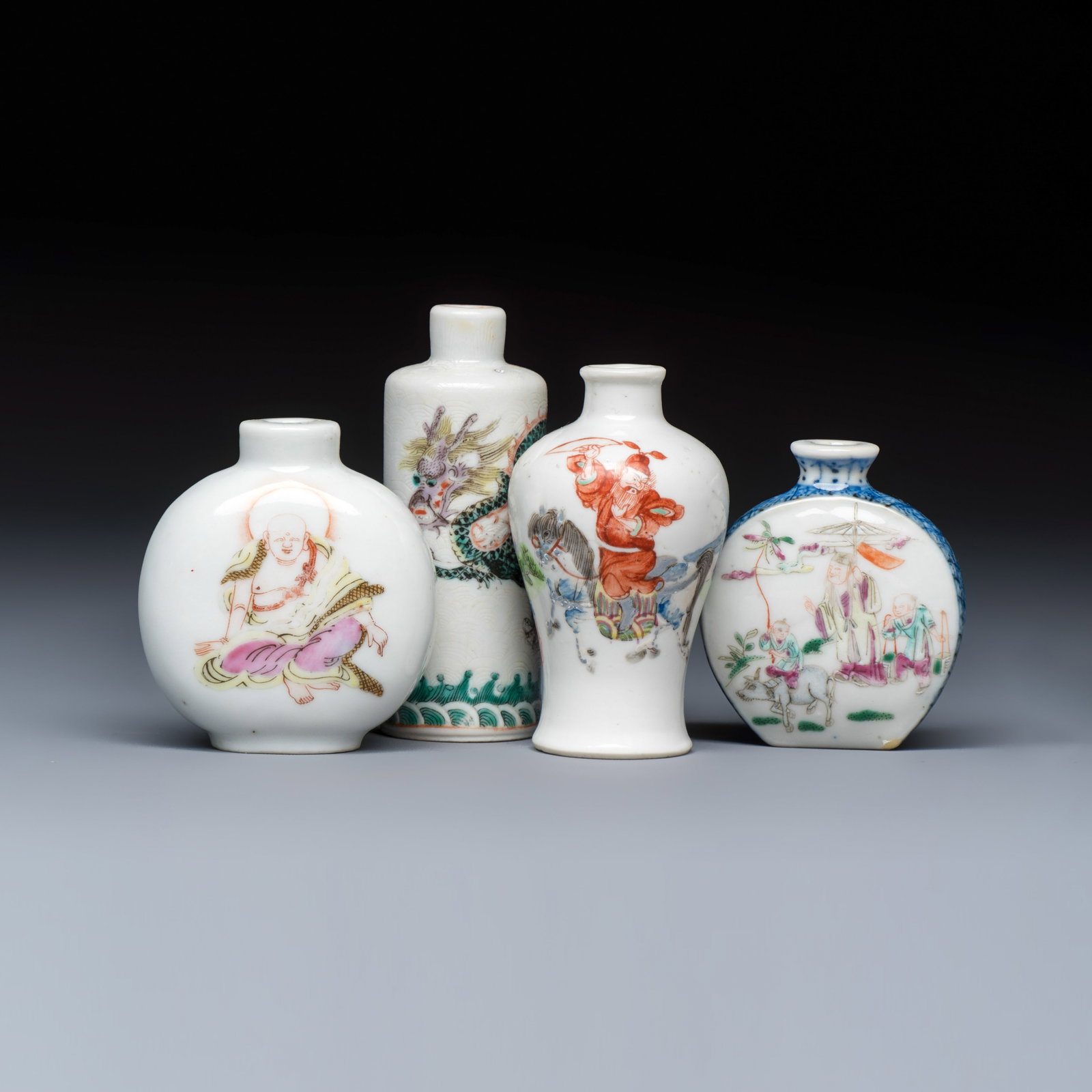 Four Chinese famille rose and verte snuff bottles, Yongzheng and Qianlong marks, 19th C. (1 of 7)