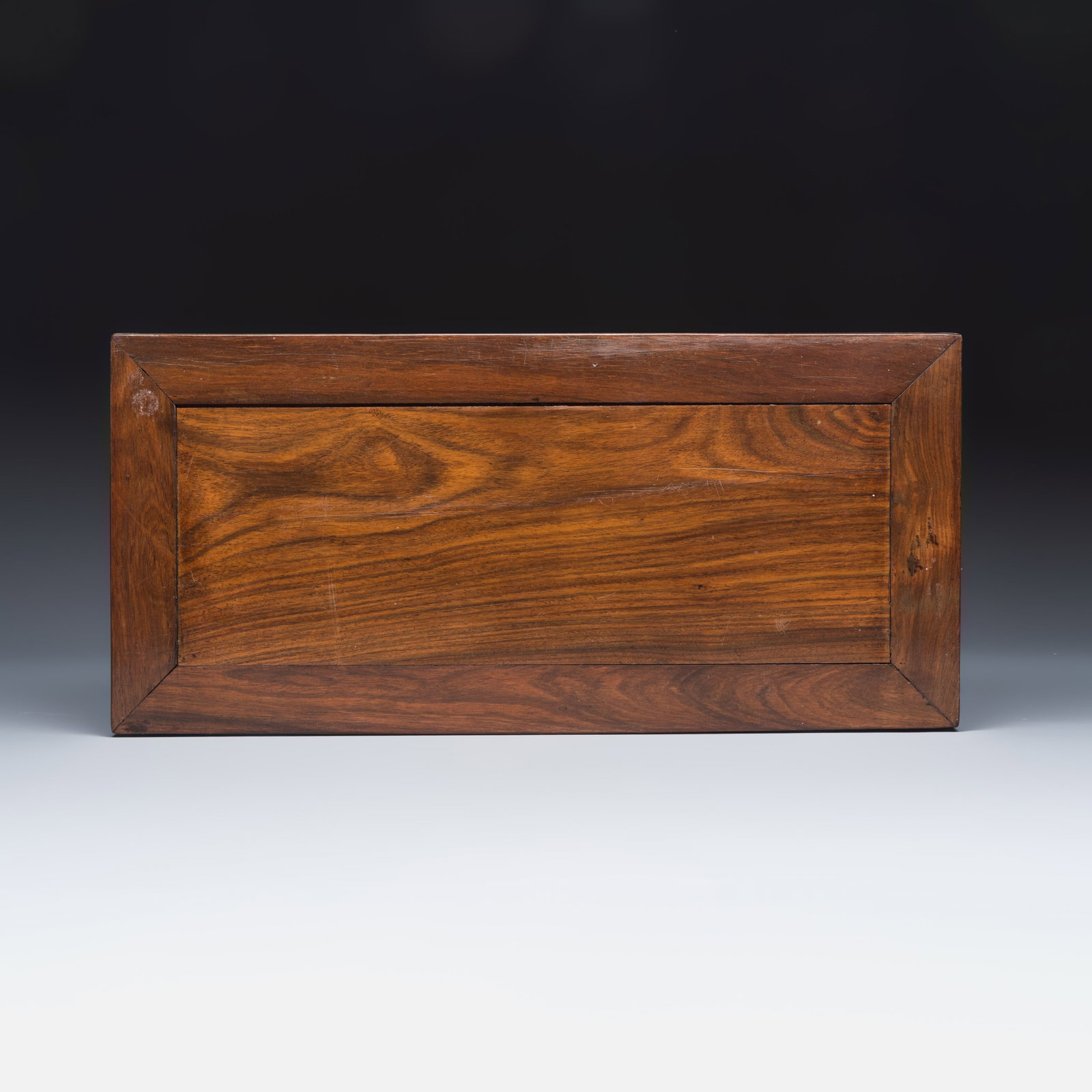 A Chinese rectangular hongmu stand, 19th C. - 7
