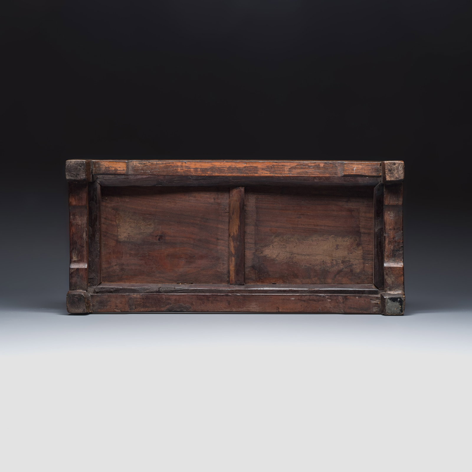 A Chinese rectangular hongmu stand, 19th C. - 8