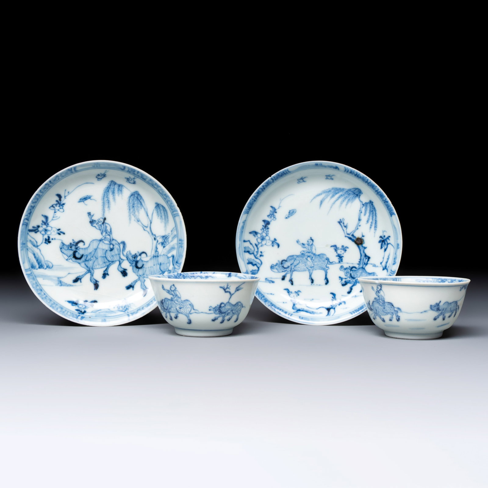A pair of Chinese blue and white 'Ca Mau' shipwreck tea bowls and saucers, Yongzheng: A pair of Chinese blue and white 'Ca Mau' shipwreck tea bowls and saucers, Yongzheng Dia.: 11,5 cm | the saucers Dia.: 7,2 cm - H.: 3,6 cm | the tea bowls Provenance: Sotheby's Amsterdam, 2007, 'Made 