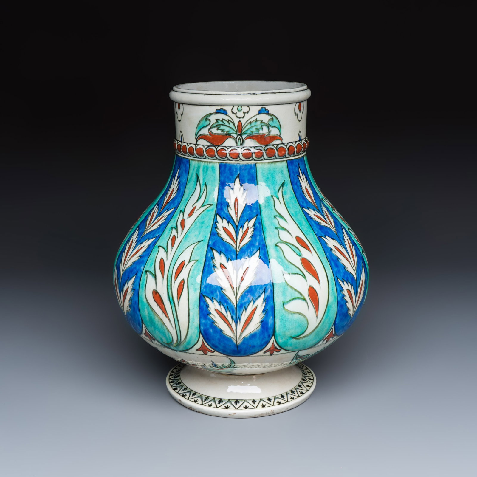An unusual Samson Iznik-style vase, France, 19th C. (1 of 7)
