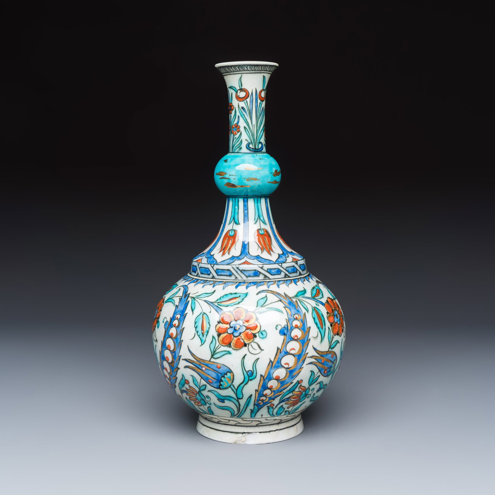 A fine Samson Iznik-style bottle vase with saz leaves, France, 19th C.: A fine Samson Iznik-style bottle vase with saz leaves, France, 19th C. H.: 35,5 cm