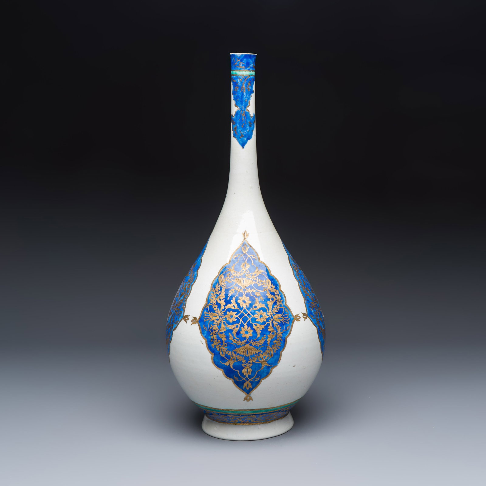 An elegant large Samson gilt-decorated bottle vase in Islamic style, 19th C. (1 of 6)