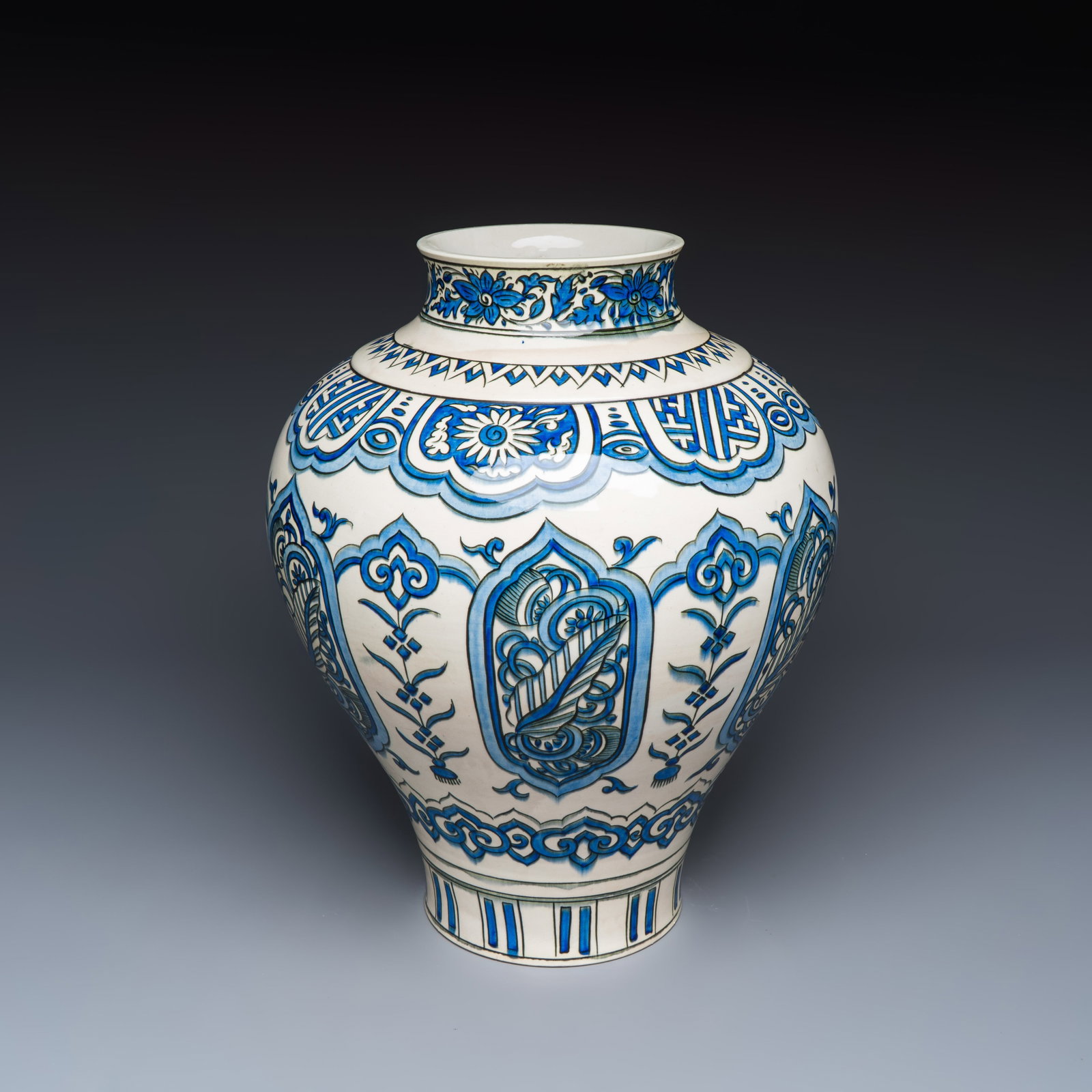 An unusual large Samson Safavid-style black, blue and white vase, France, 19th C.: An unusual large Samson Safavid-style black, blue and white vase, France, 19th C. H.: 39,8 cm Provenance: A French private collection.