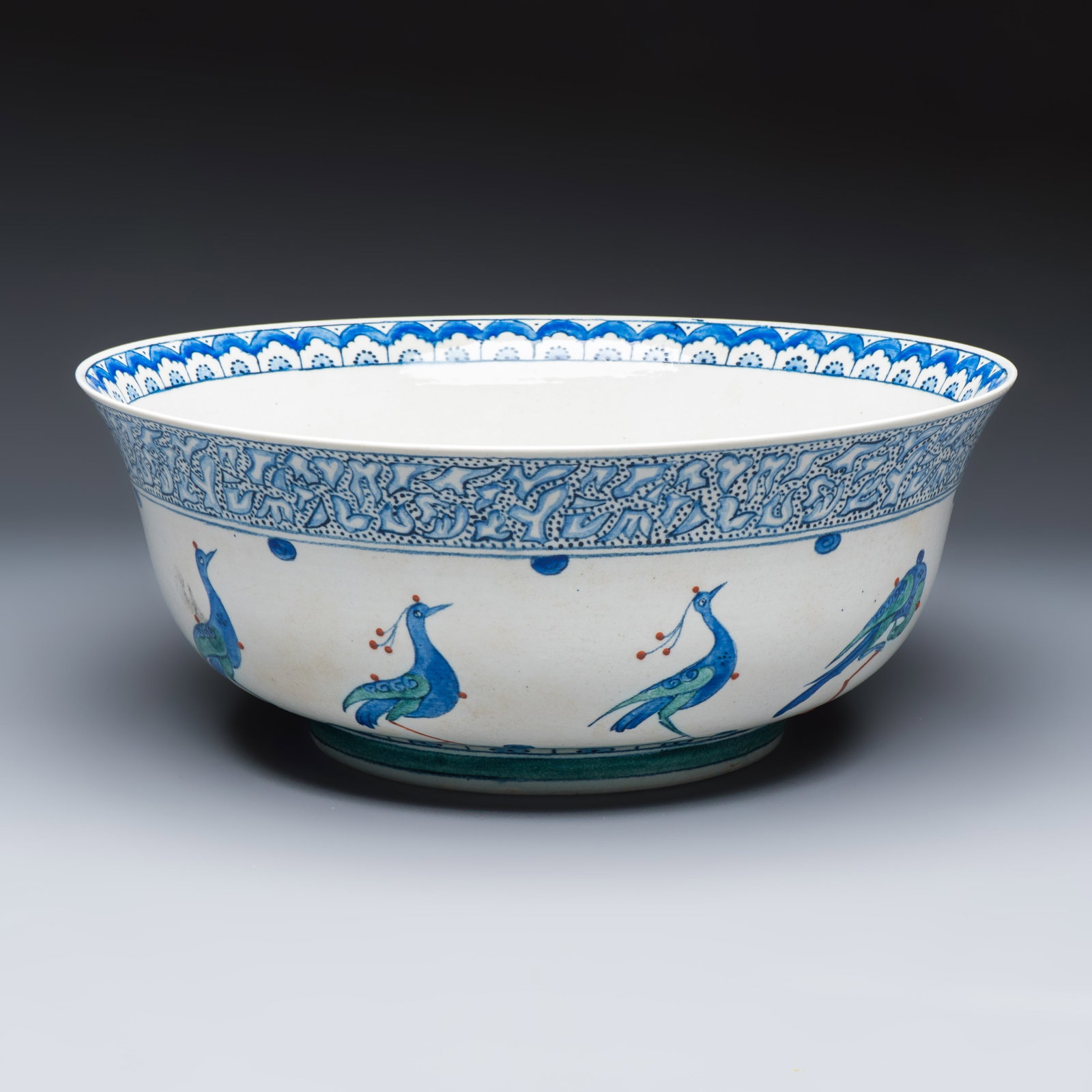 A large Samson Iznik-style bowl with peacocks, 19th C. (1 of 7)