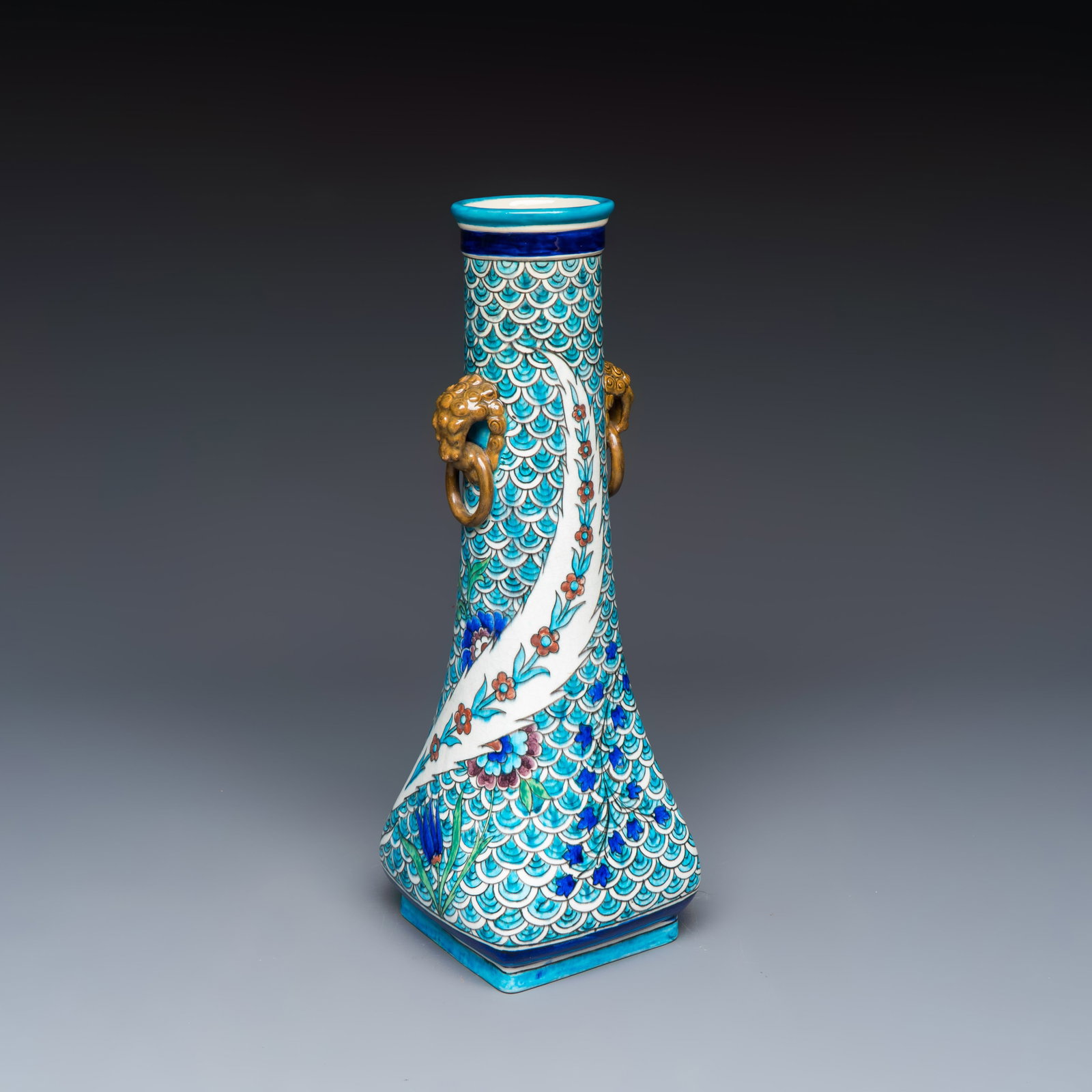 A fine Minton Iznik-style vase with lion-mask handles, England, impressed Minton mark, 19th C.: A fine Minton Iznik-style vase with lion-mask handles, England, impressed Minton mark, 19th C. H.: 39,5 cm Under their art director, Leon Arnoux (1816-1902), Minton's were interested in design and cer