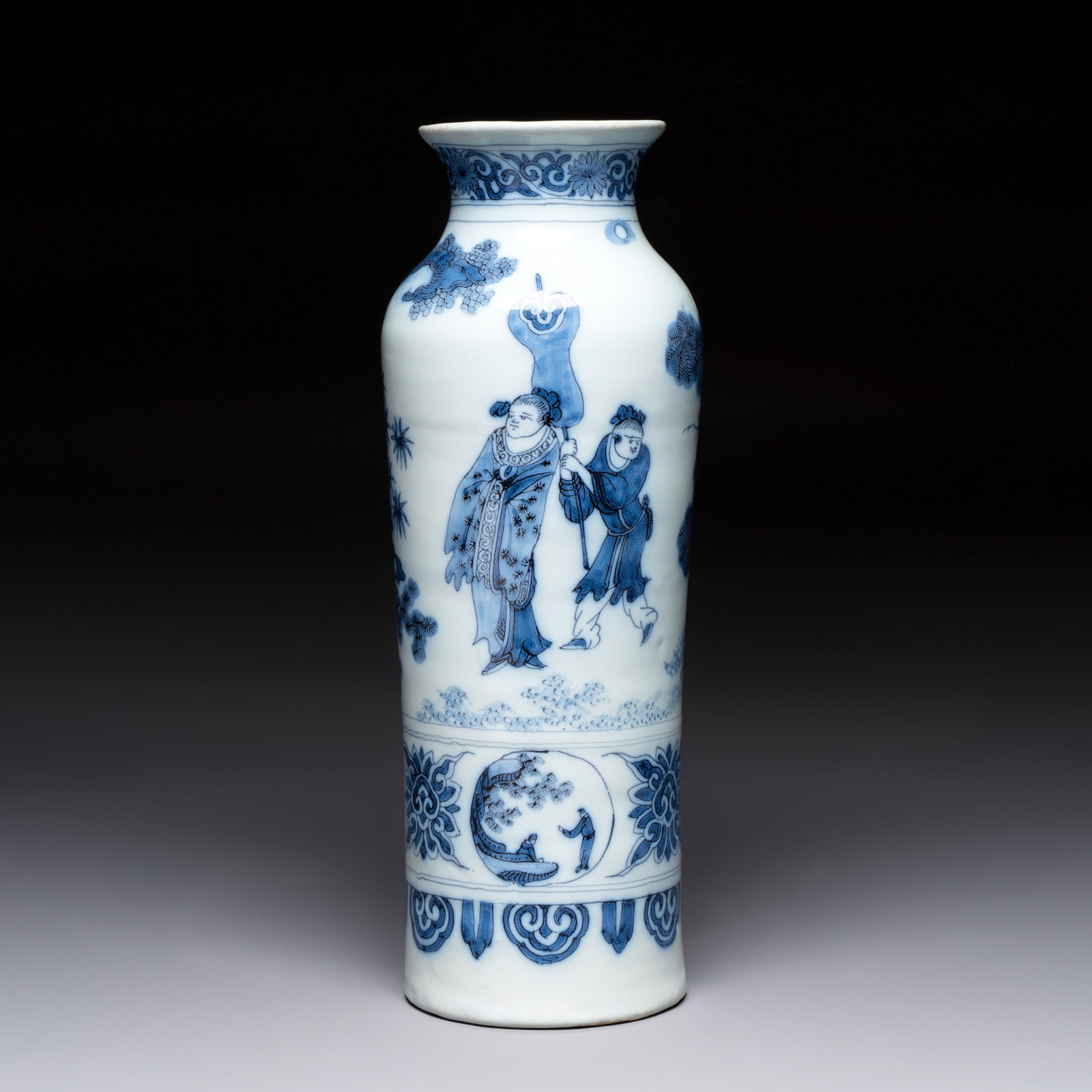 A blue and white Dutch Delft chinoiserie rouleau vase in Transitional style, 17th C. (1 of 6)