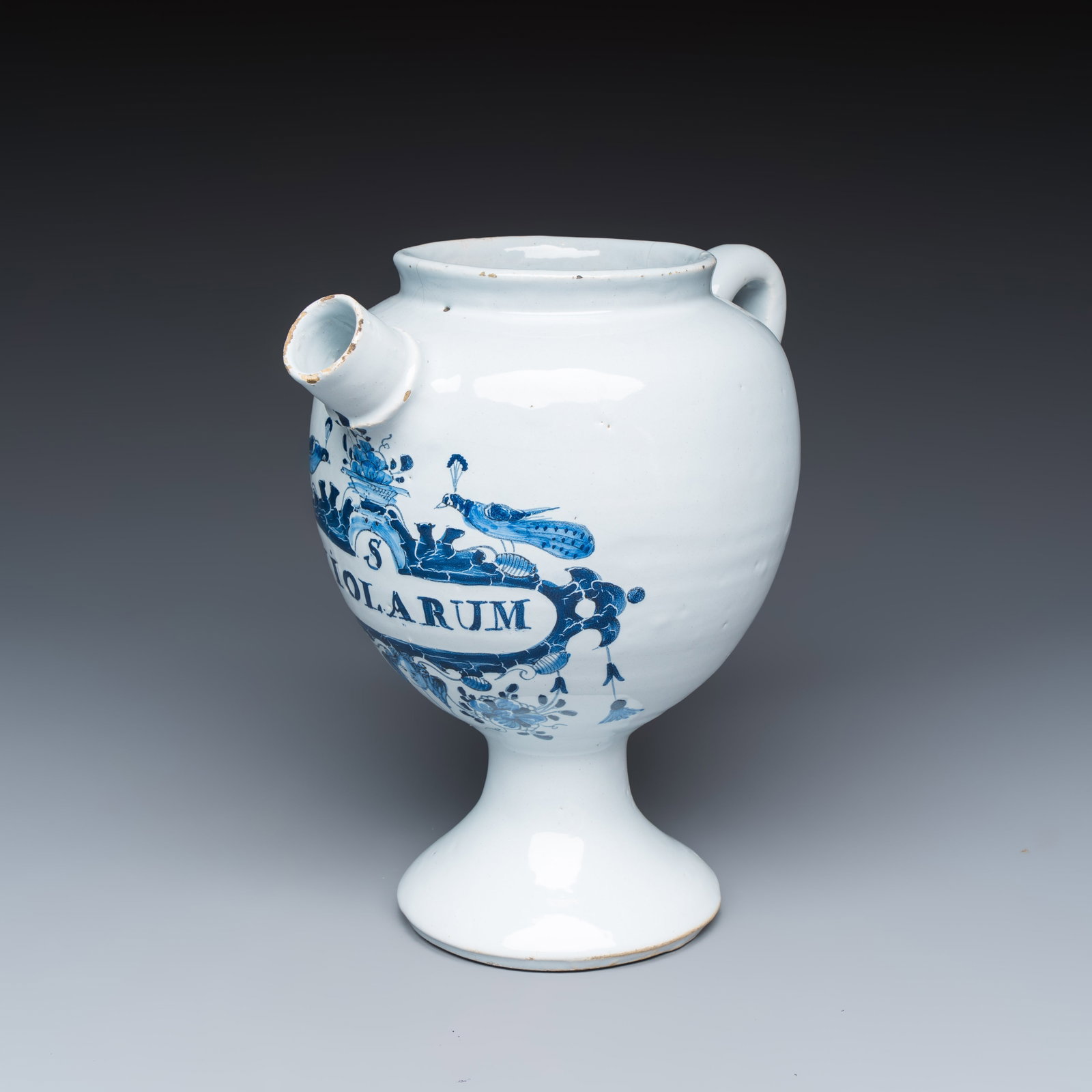 A blue and white Dutch Delft wet drug or syrup jar inscribed 'S VIOLARUM', 18th C. (1 of 7)
