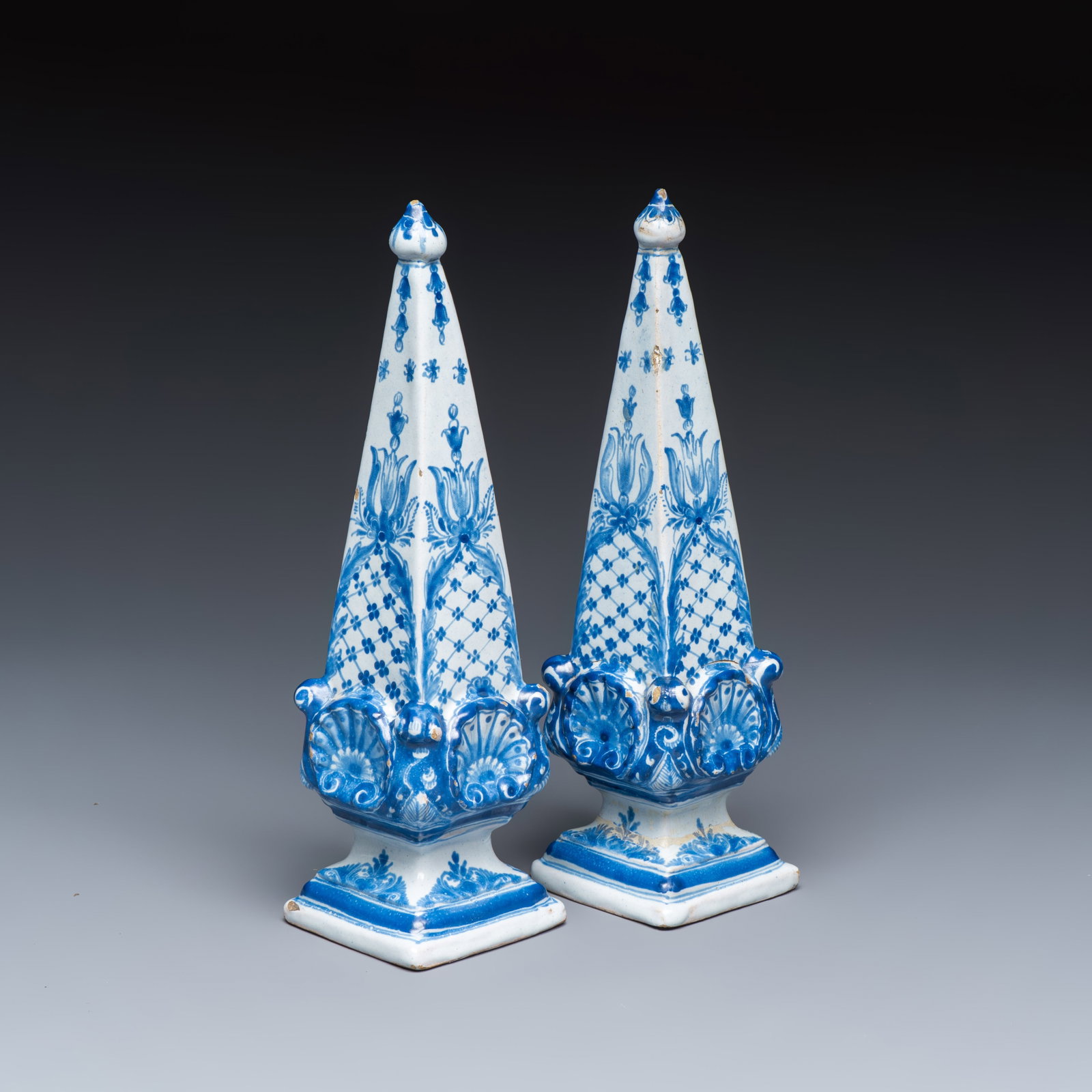 A pair of blue and white Dutch Delft obelisks, 18th C. (1 of 7)