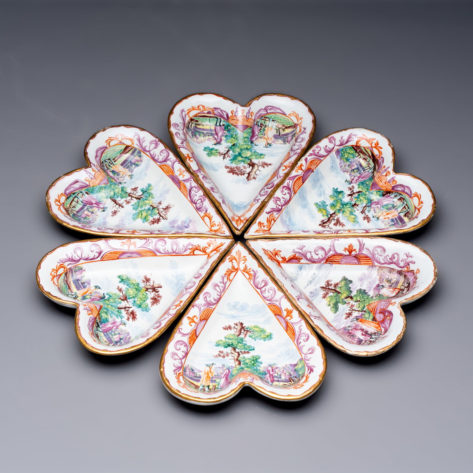 A rare polychrome Dutch Delft petit feu six-piece sweetmeat set, ca. 1740: A rare polychrome Dutch Delft petit feu six-piece sweetmeat set, ca. 1740 Dim: 11,7 x 9,1 cm | each piece Ref.: Aronson Antiquiairs of Amsterdam, object no. D2176 for an identical set and a further di