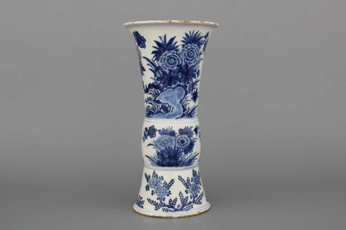 A Dutch Delft blue and white chinoiserie vase, 17th C.: Pieter Kam H: 30 cm