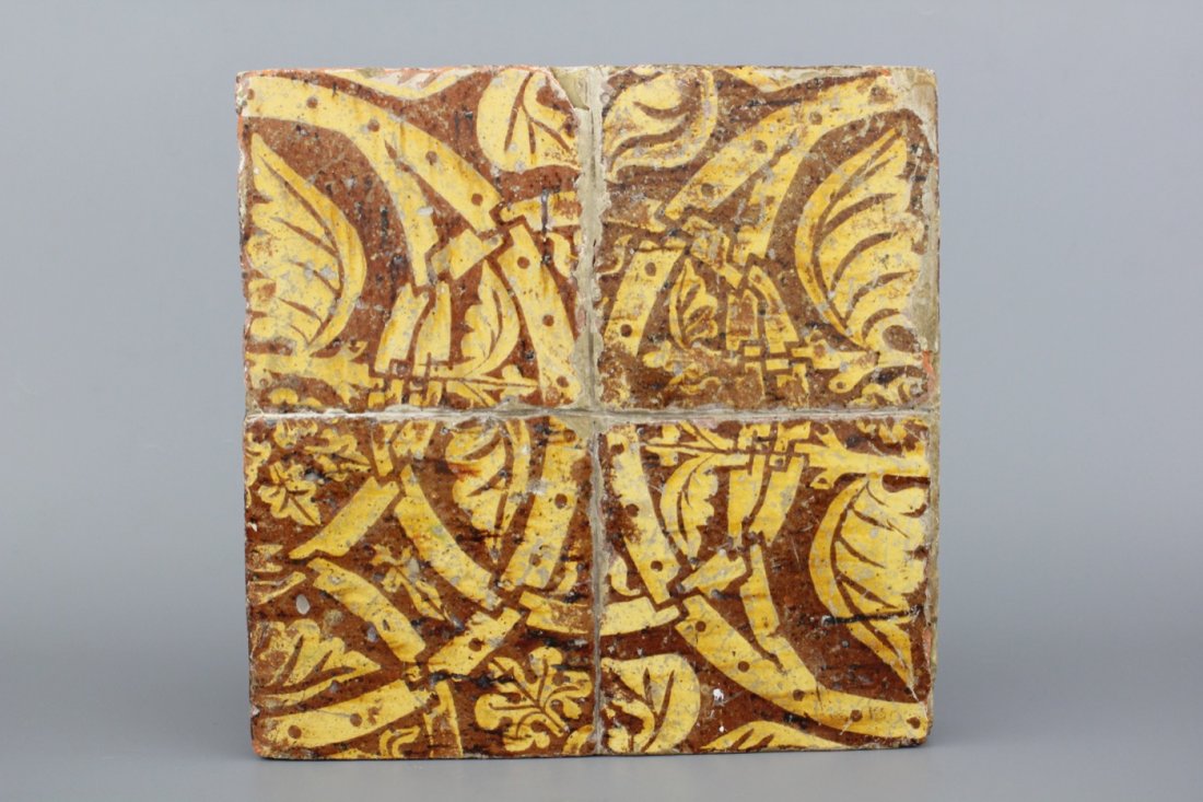A set of 4 medieval English floor tiles, 15/16th C.: Ca. 32 x 32 cm.