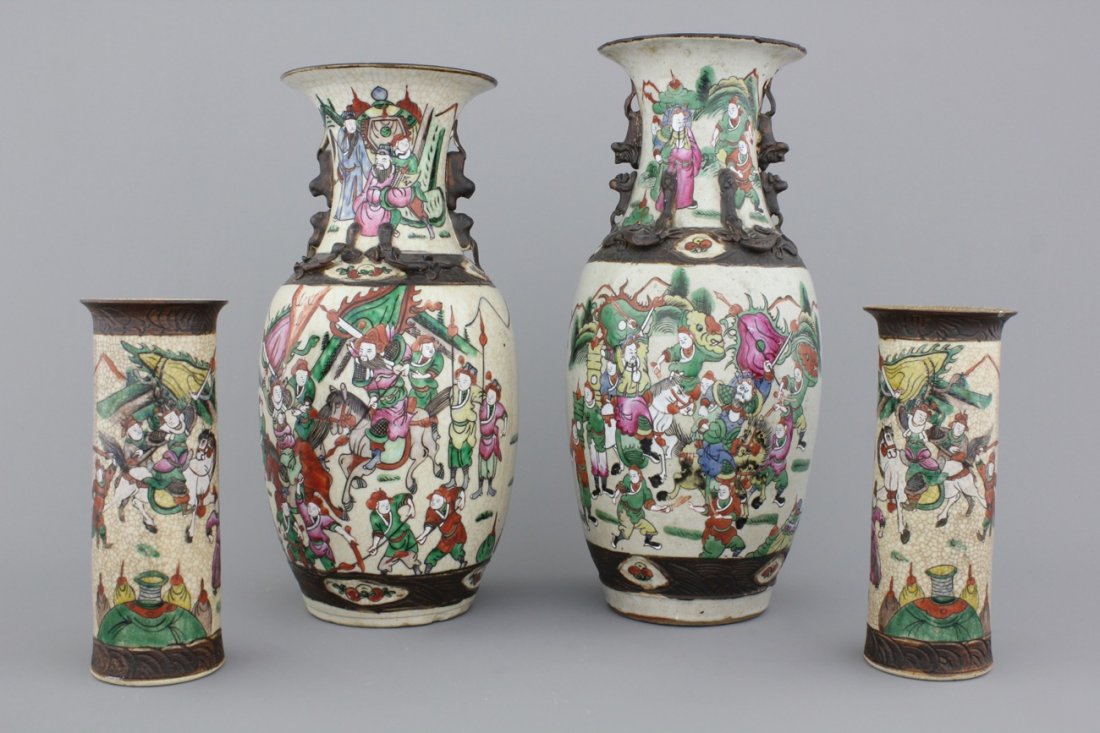 A group of 4 Chinese Nanking crackled vases, 19th C.: H: 43 cm (the tallest), 26 cm (the pair)