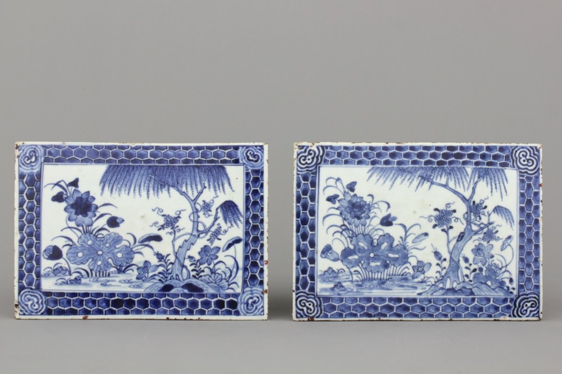 A pair of Chinese porcelain blue and white rectangular: Each tile 24,5 x 17,5 cm