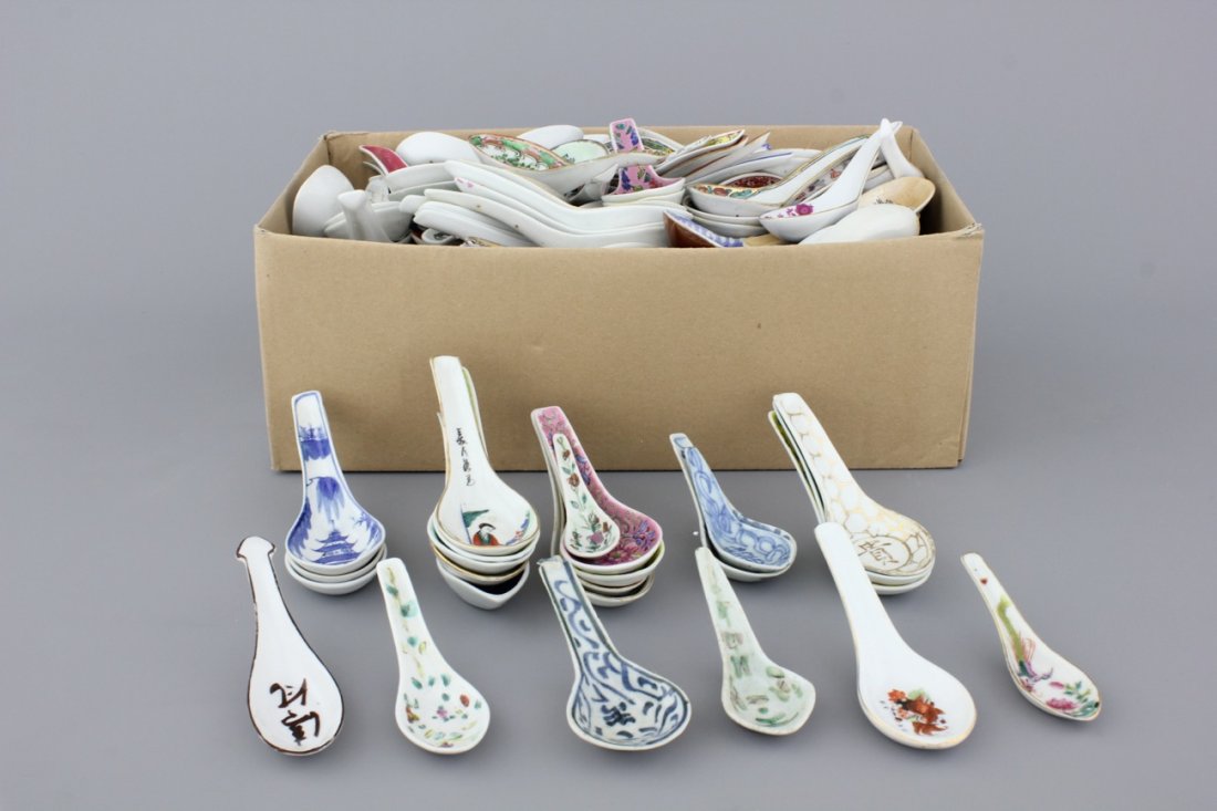 A collection of Chinese porcelain spoons, 18-20th C.: Ca. 240 pieces. Various designs.