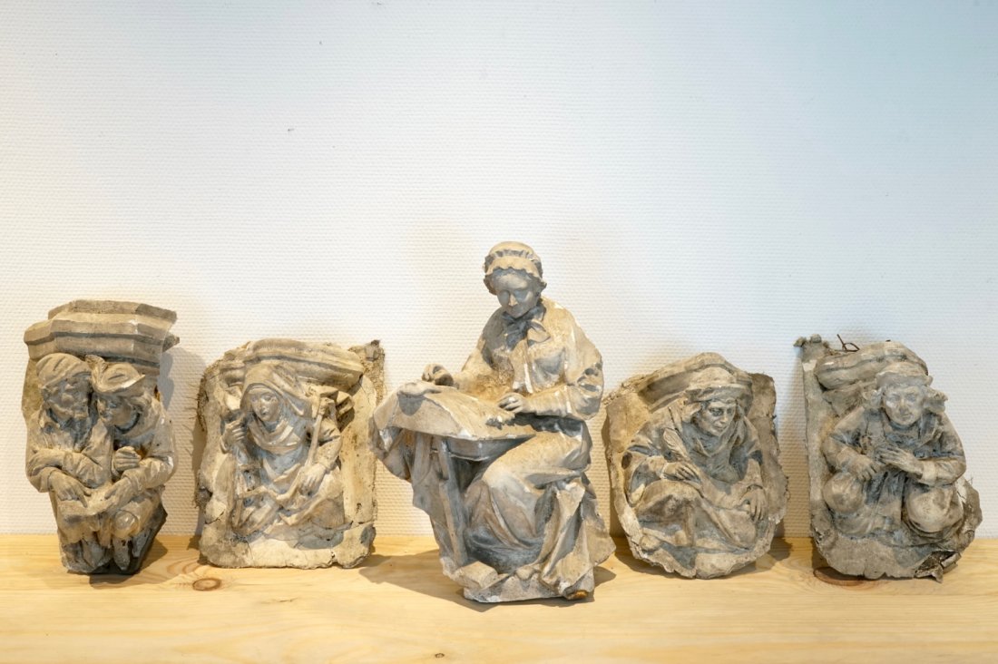 A set of five plaster casts including a lace maker,: H: 44 cm Origin: The De Wispelaere workshop of important historical reproductions. More info about the workshop on our blog on our website.